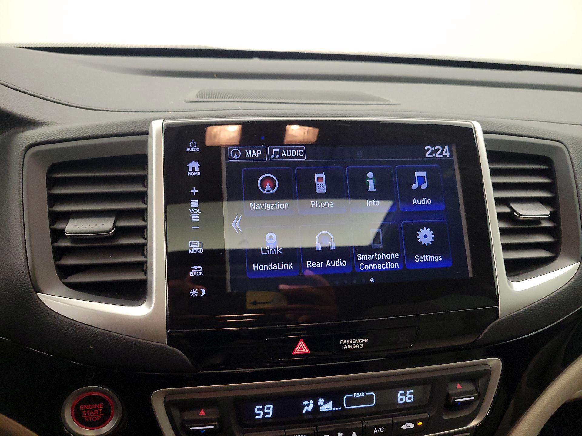 Thumbnail: 2017 Honda Pilot - 15