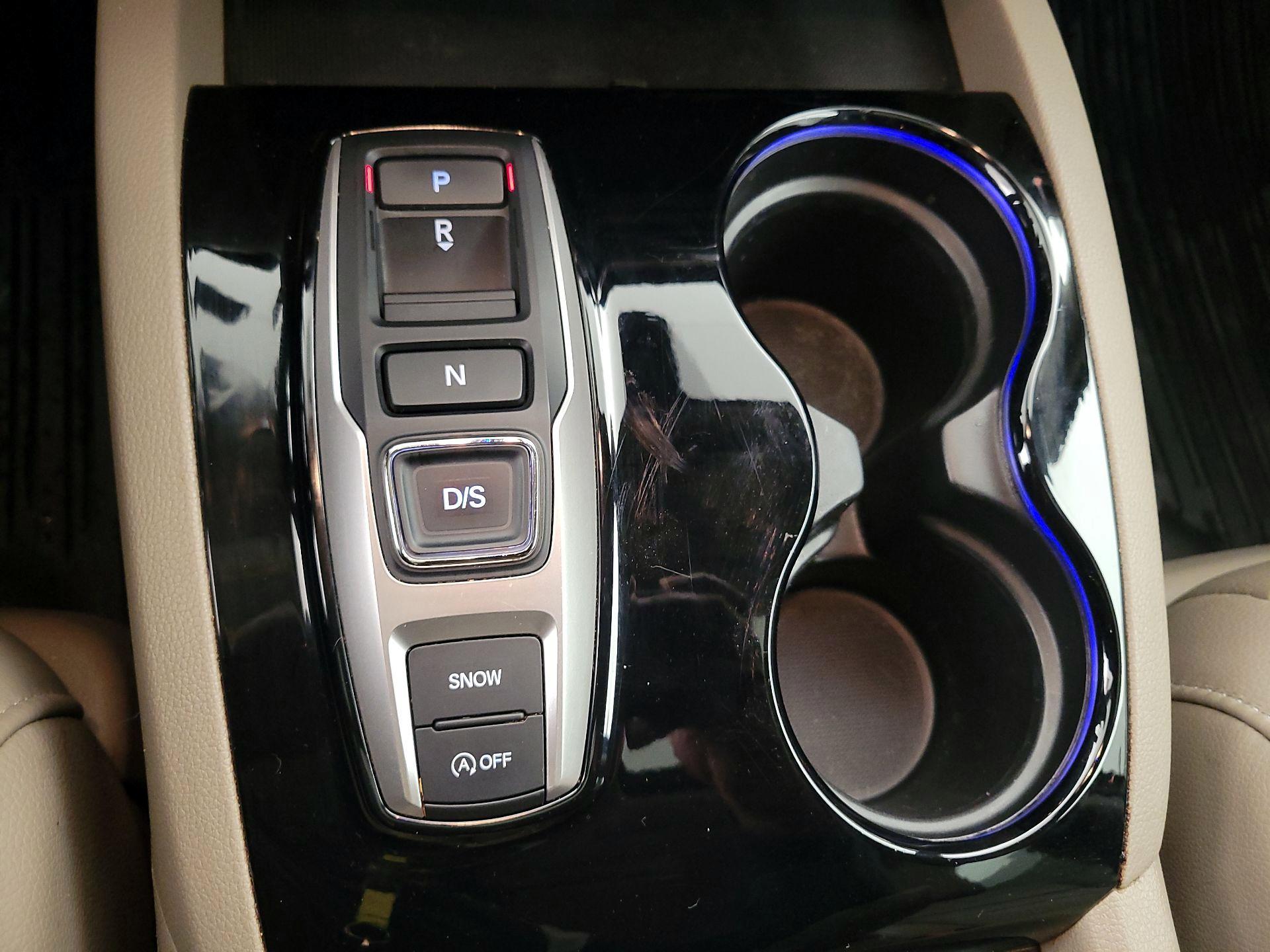 Thumbnail: 2017 Honda Pilot - 17