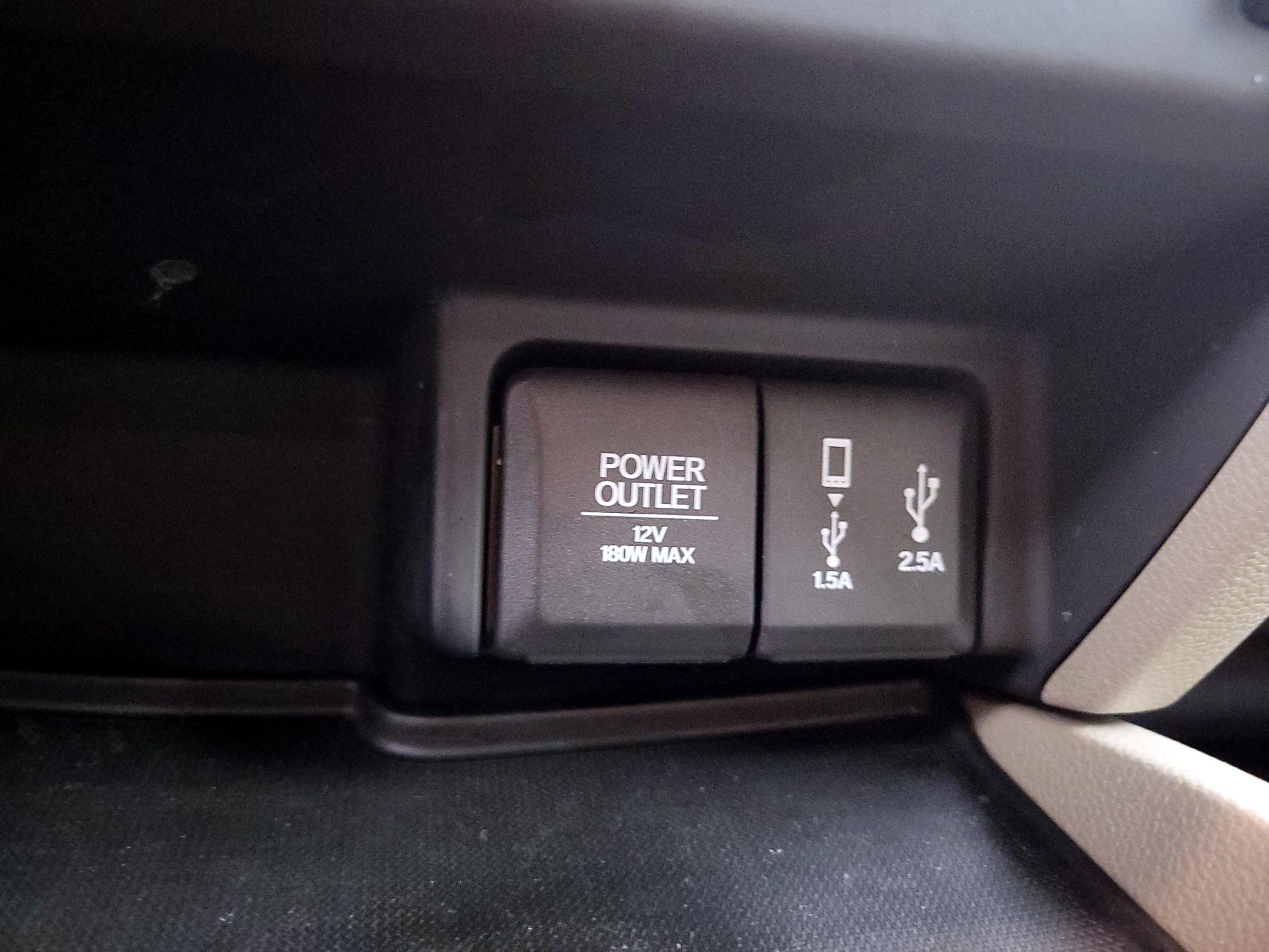 Thumbnail: 2017 Honda Pilot - 18