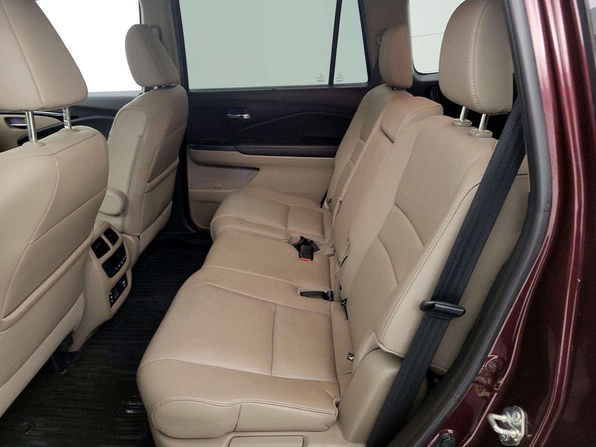 Thumbnail: 2017 Honda Pilot - 20