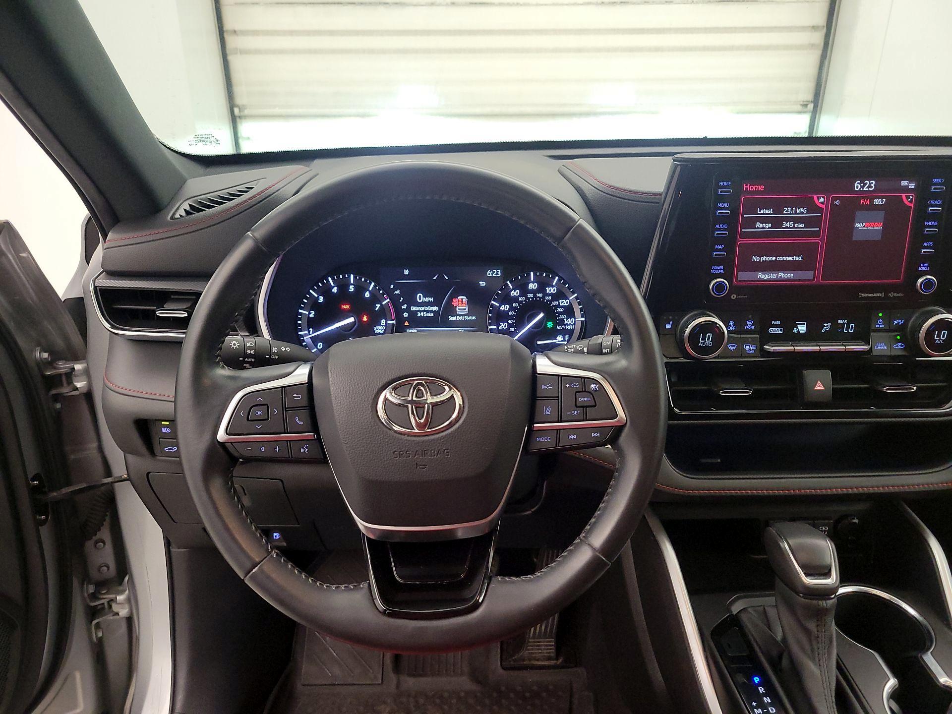 Thumbnail: 2021 Toyota Highlander - 10