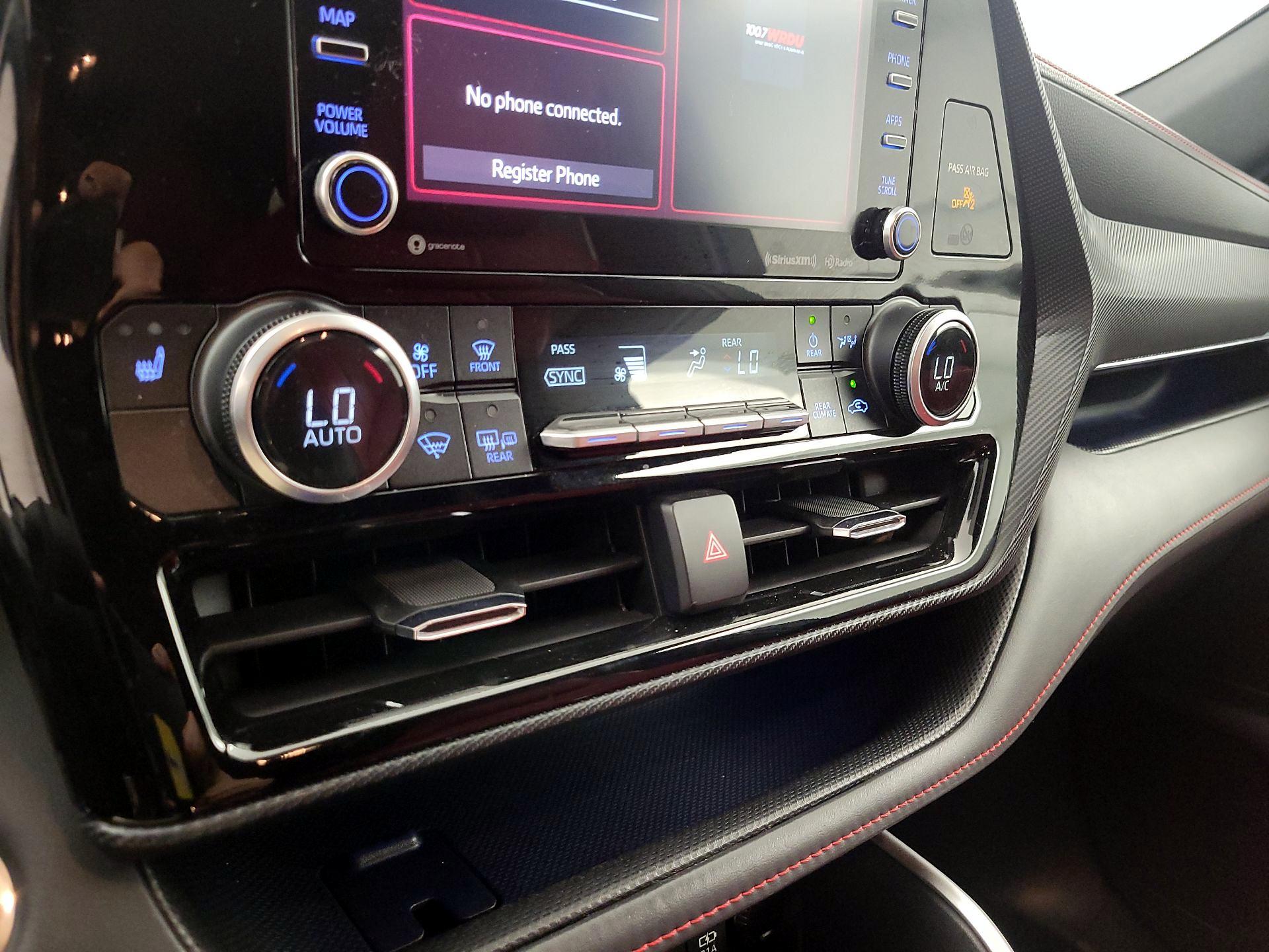 Thumbnail: 2021 Toyota Highlander - 16