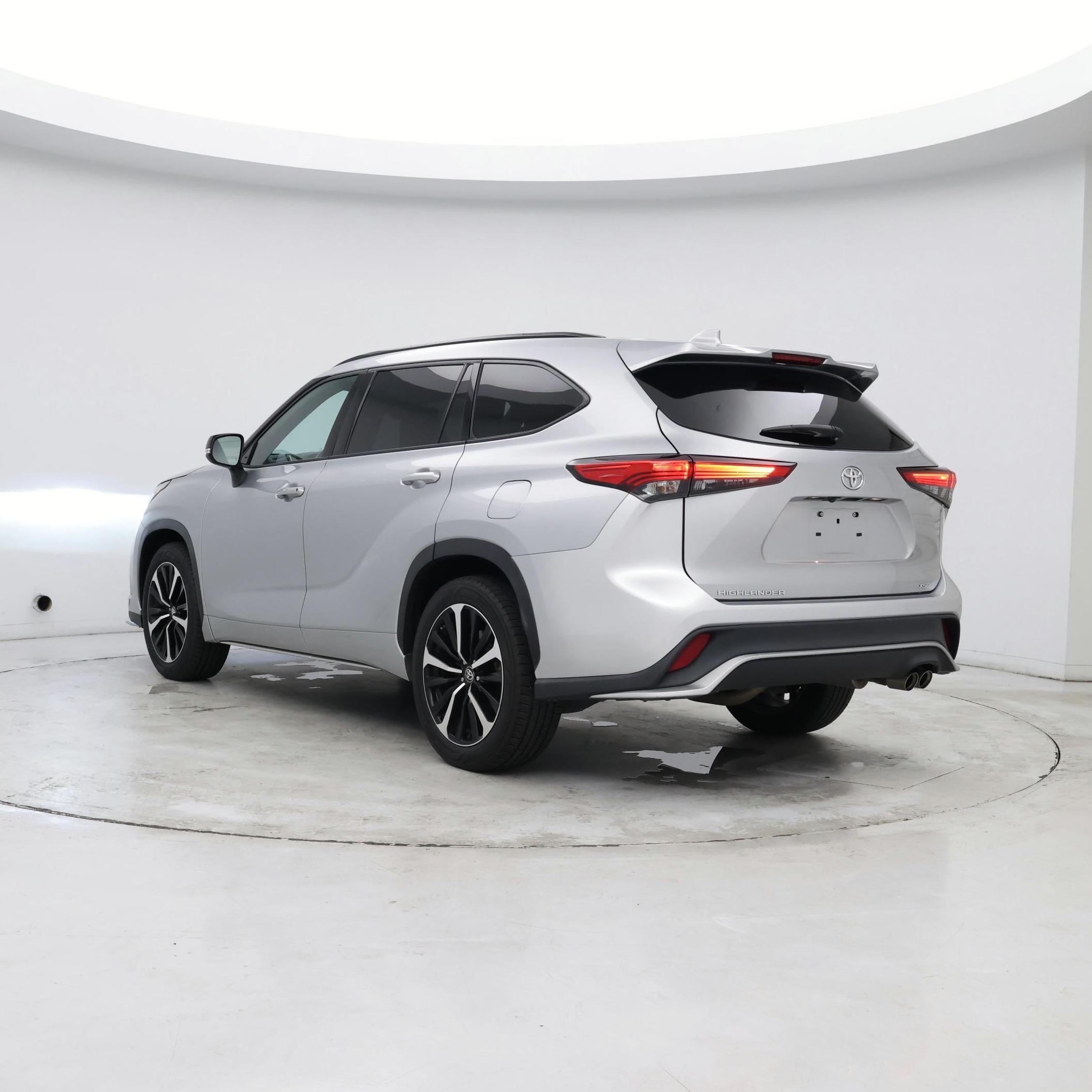 Thumbnail: 2021 Toyota Highlander - 2