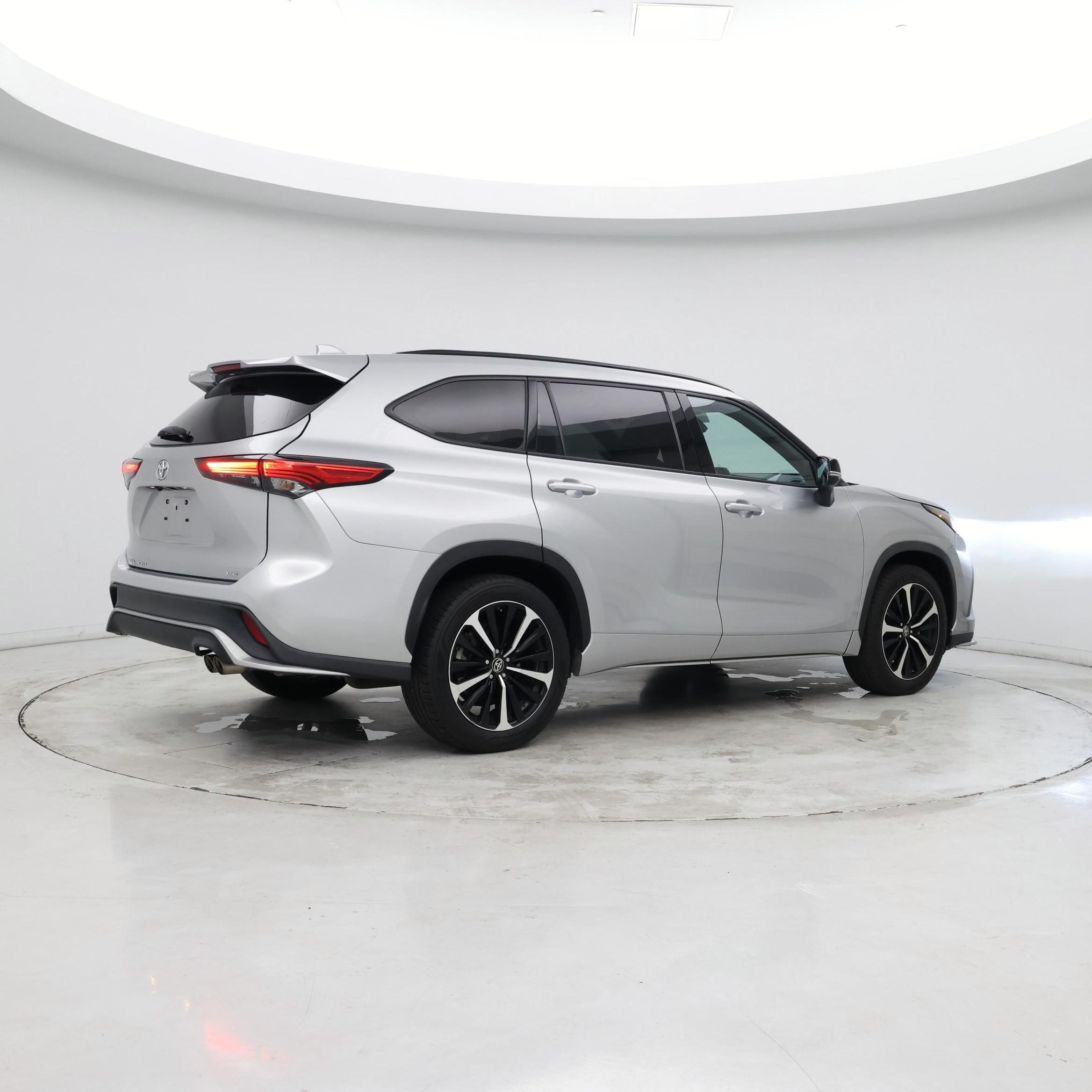Thumbnail: 2021 Toyota Highlander - 7