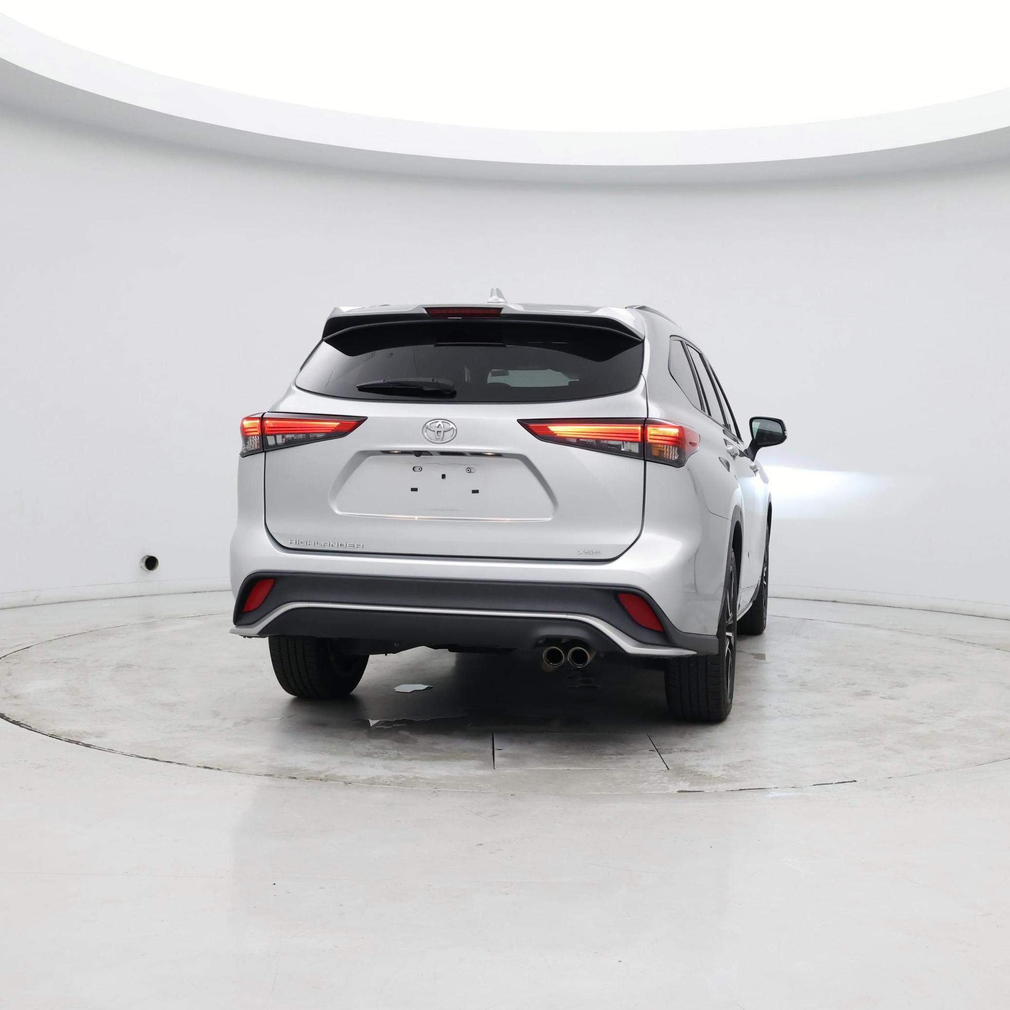 Thumbnail: 2021 Toyota Highlander - 8