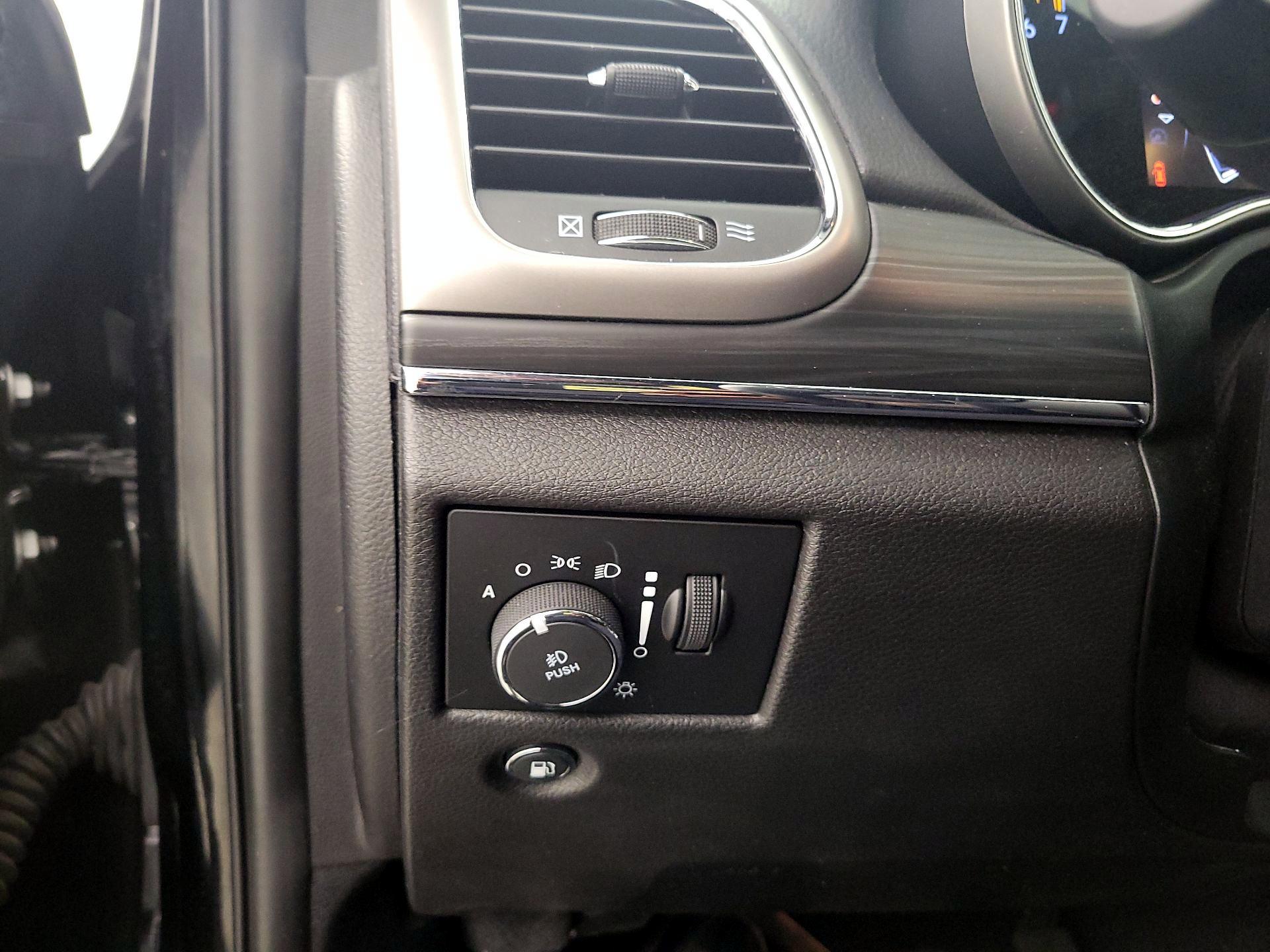 Thumbnail: 2020 Jeep Grand Cherokee - 13