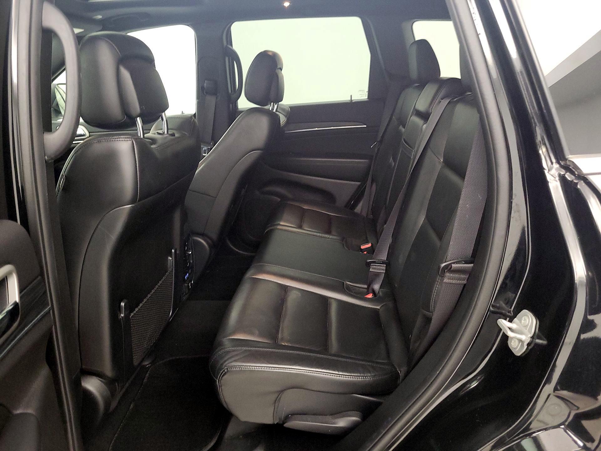 Thumbnail: 2020 Jeep Grand Cherokee - 20