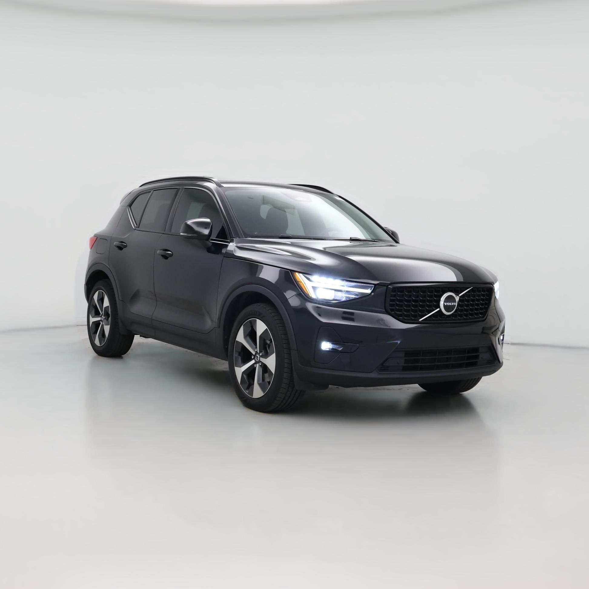 Thumbnail: 2023 Volvo XC40 - 1