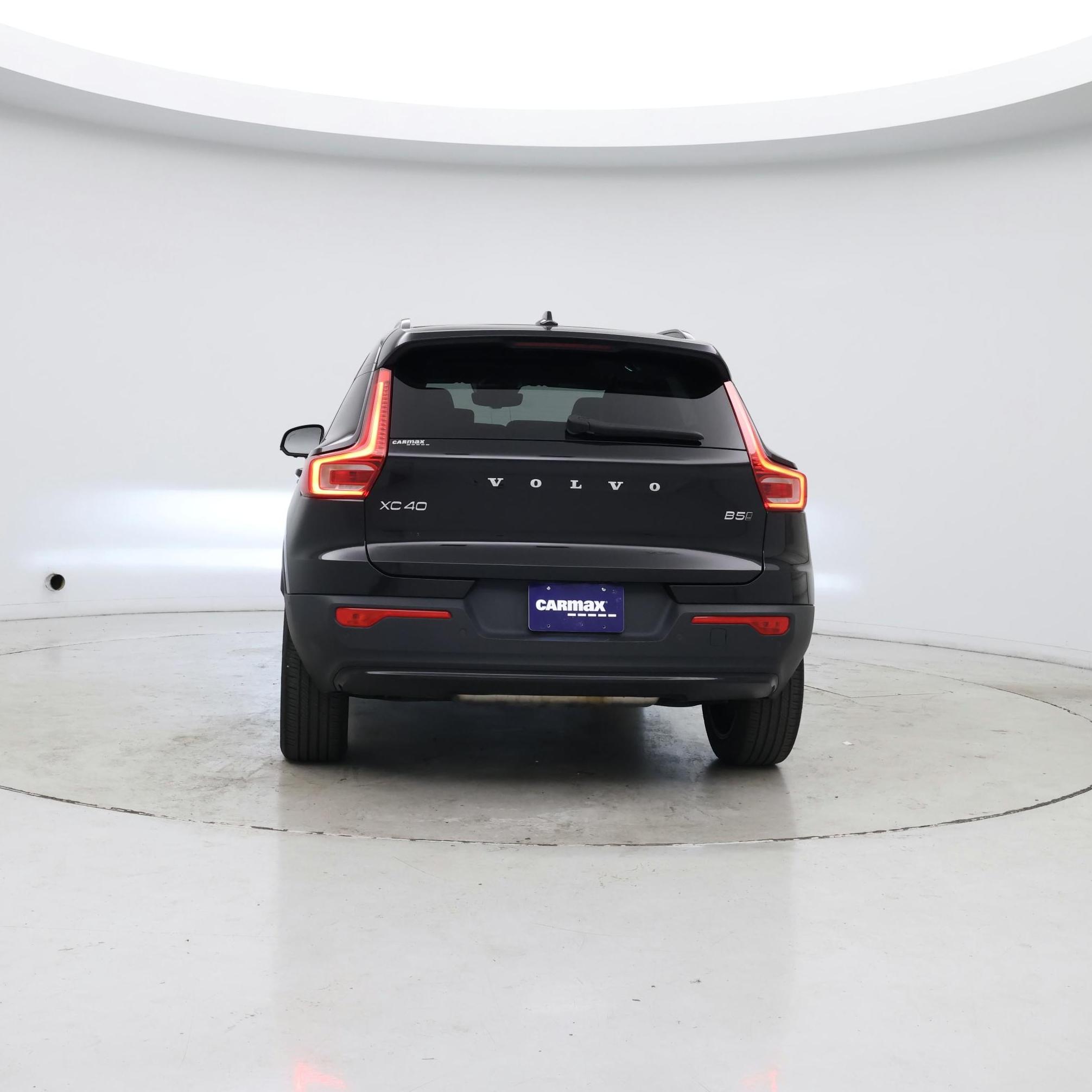 Thumbnail: 2023 Volvo XC40 - 6