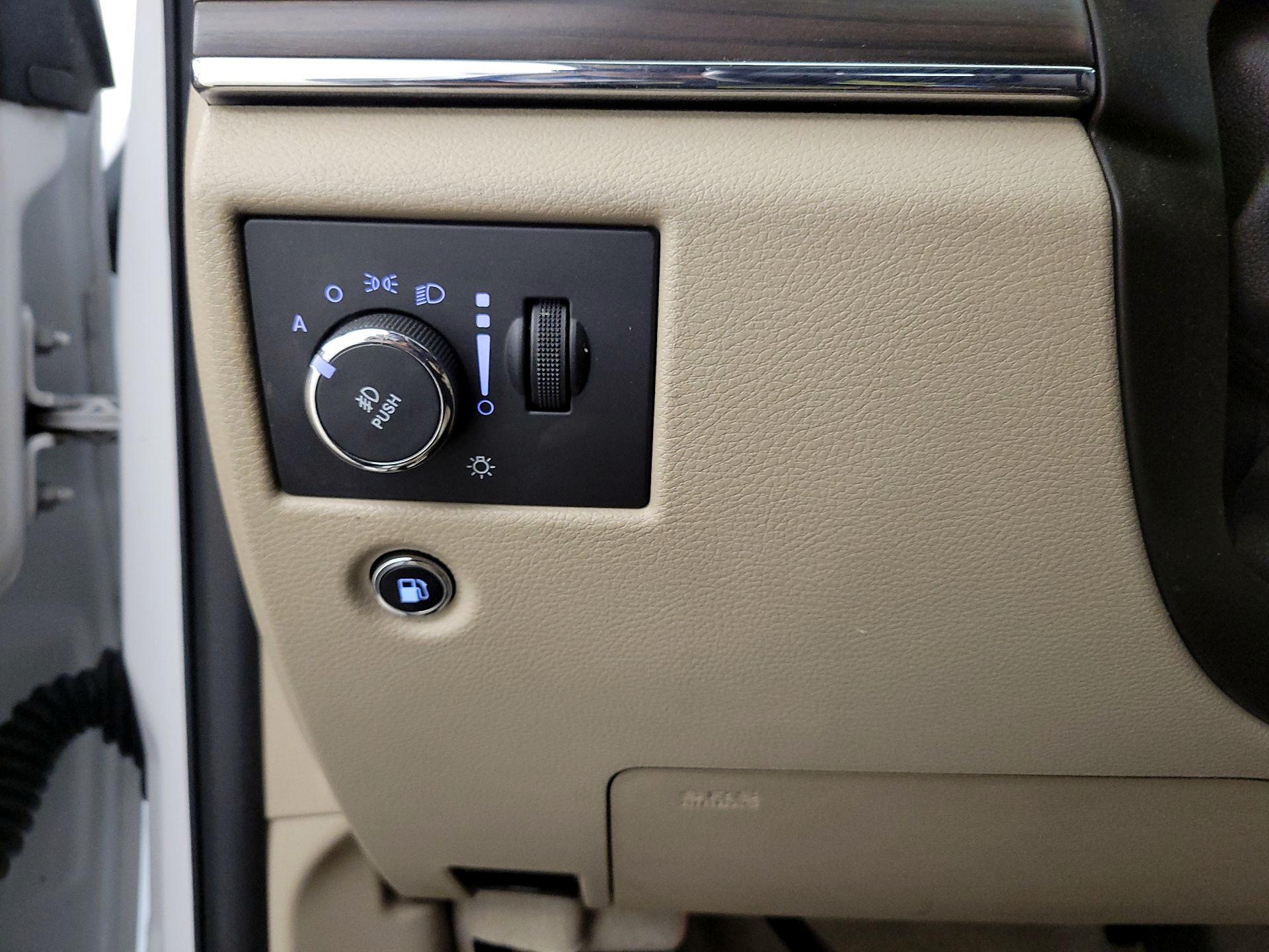 Thumbnail: 2016 Jeep Grand Cherokee - 13