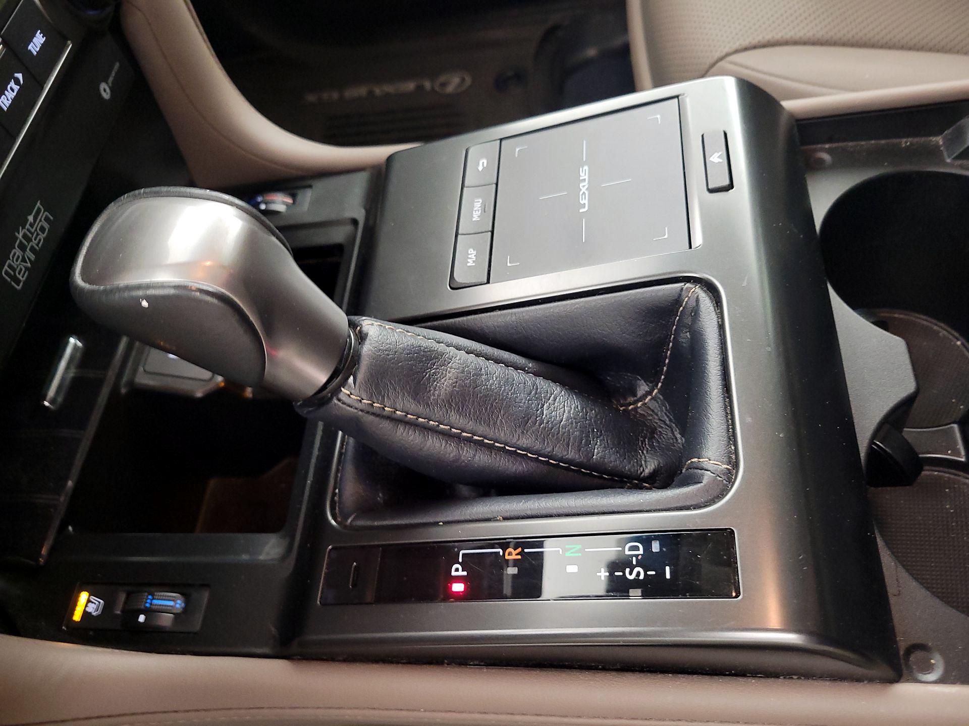 Thumbnail: 2023 Lexus GX - 17