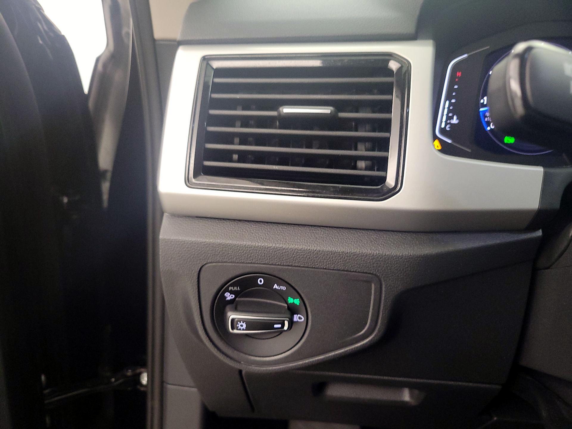 Thumbnail: 2023 Volkswagen Atlas - 13