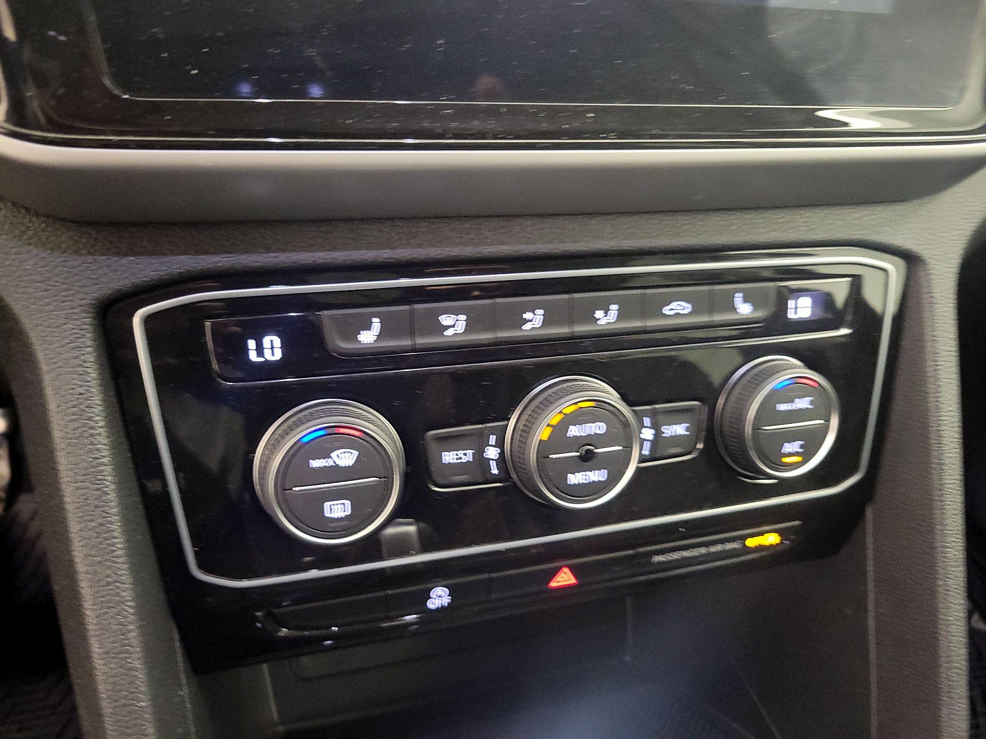 Thumbnail: 2023 Volkswagen Atlas - 16