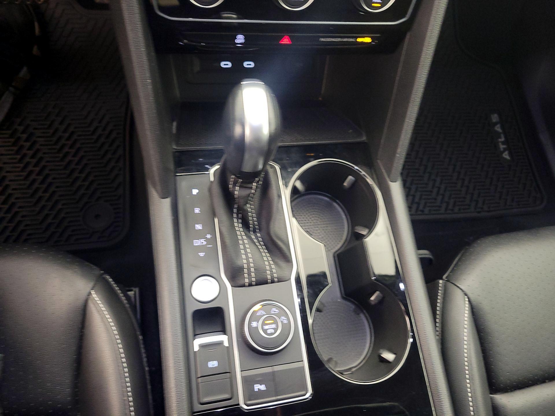 Thumbnail: 2023 Volkswagen Atlas - 17