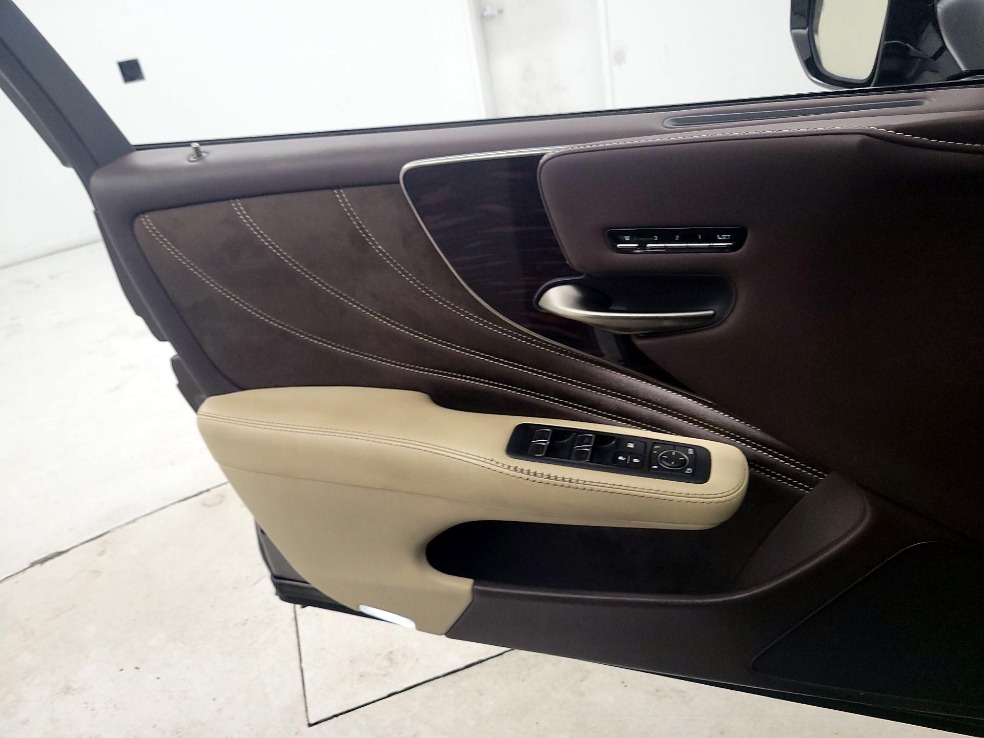 Thumbnail: 2019 Lexus LS - 12