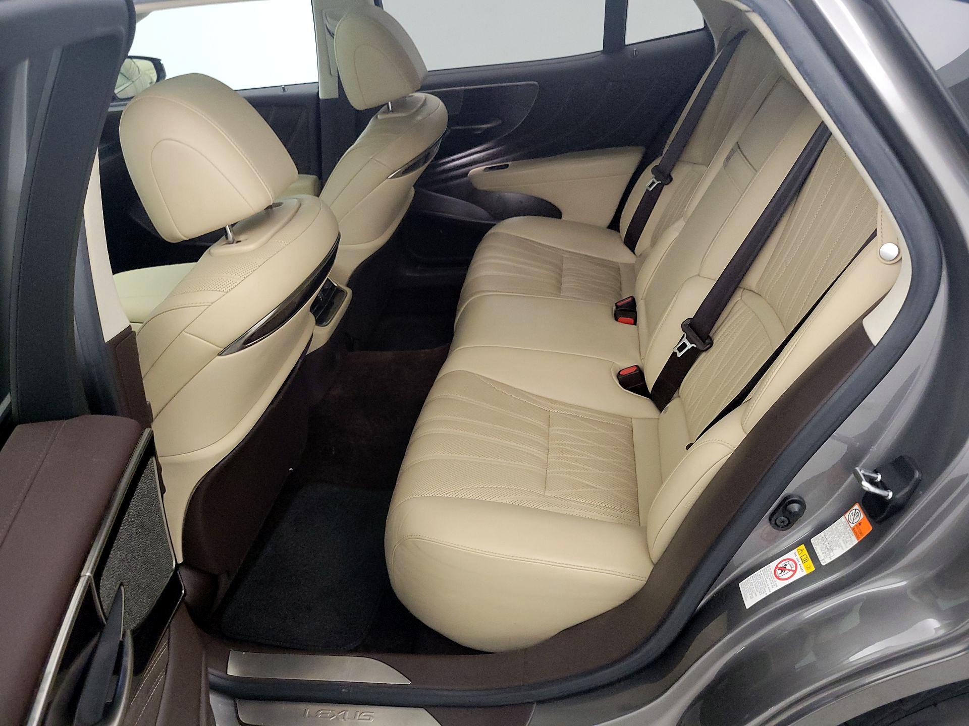 Thumbnail: 2019 Lexus LS - 19