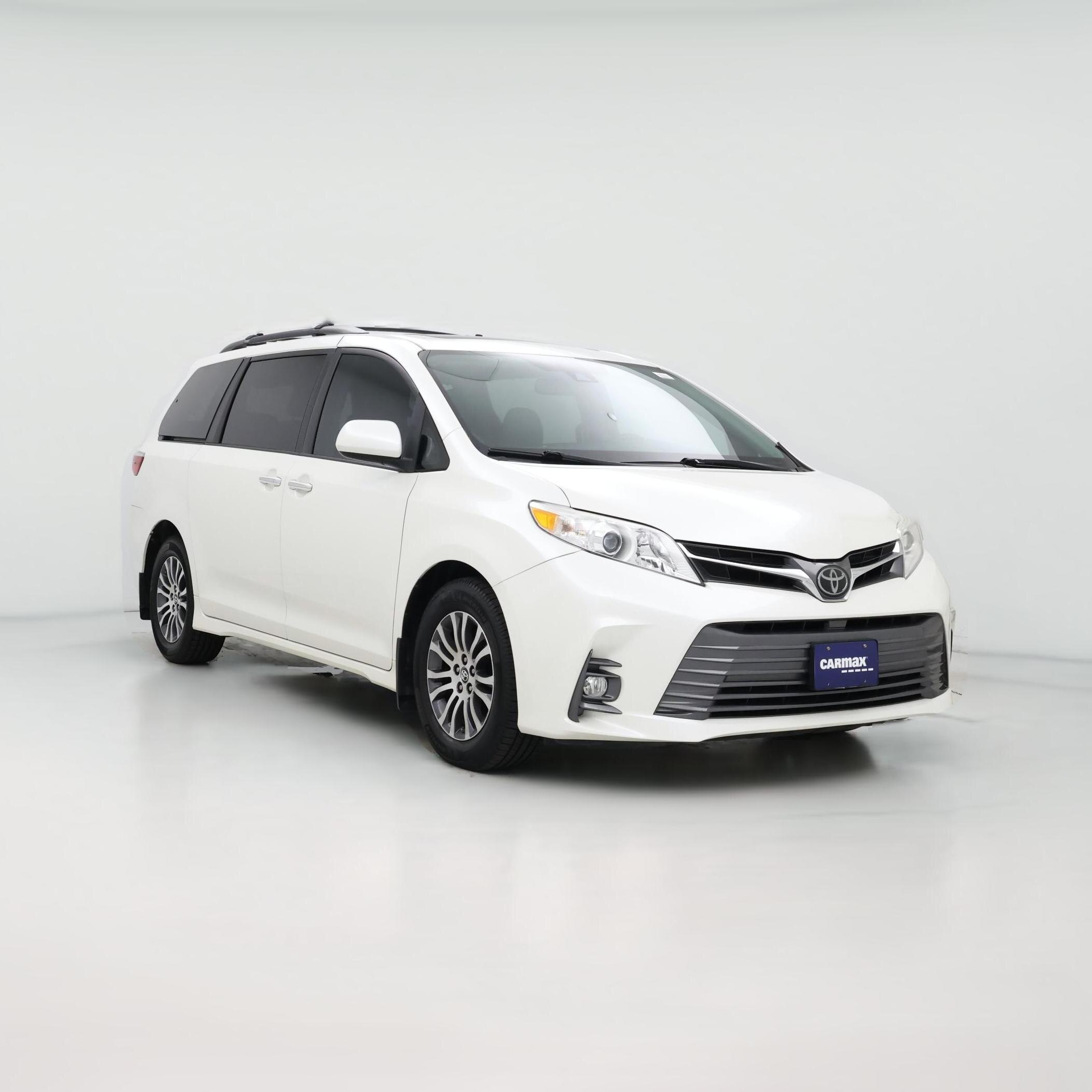 Thumbnail: 2018 Toyota Sienna - 1