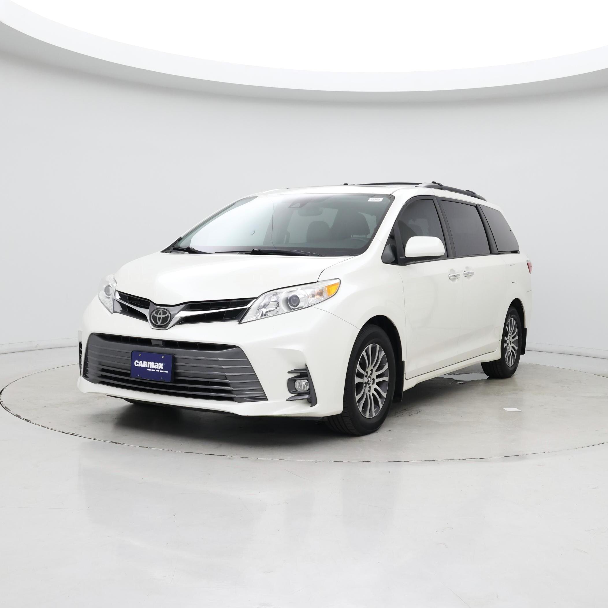 Thumbnail: 2018 Toyota Sienna - 4