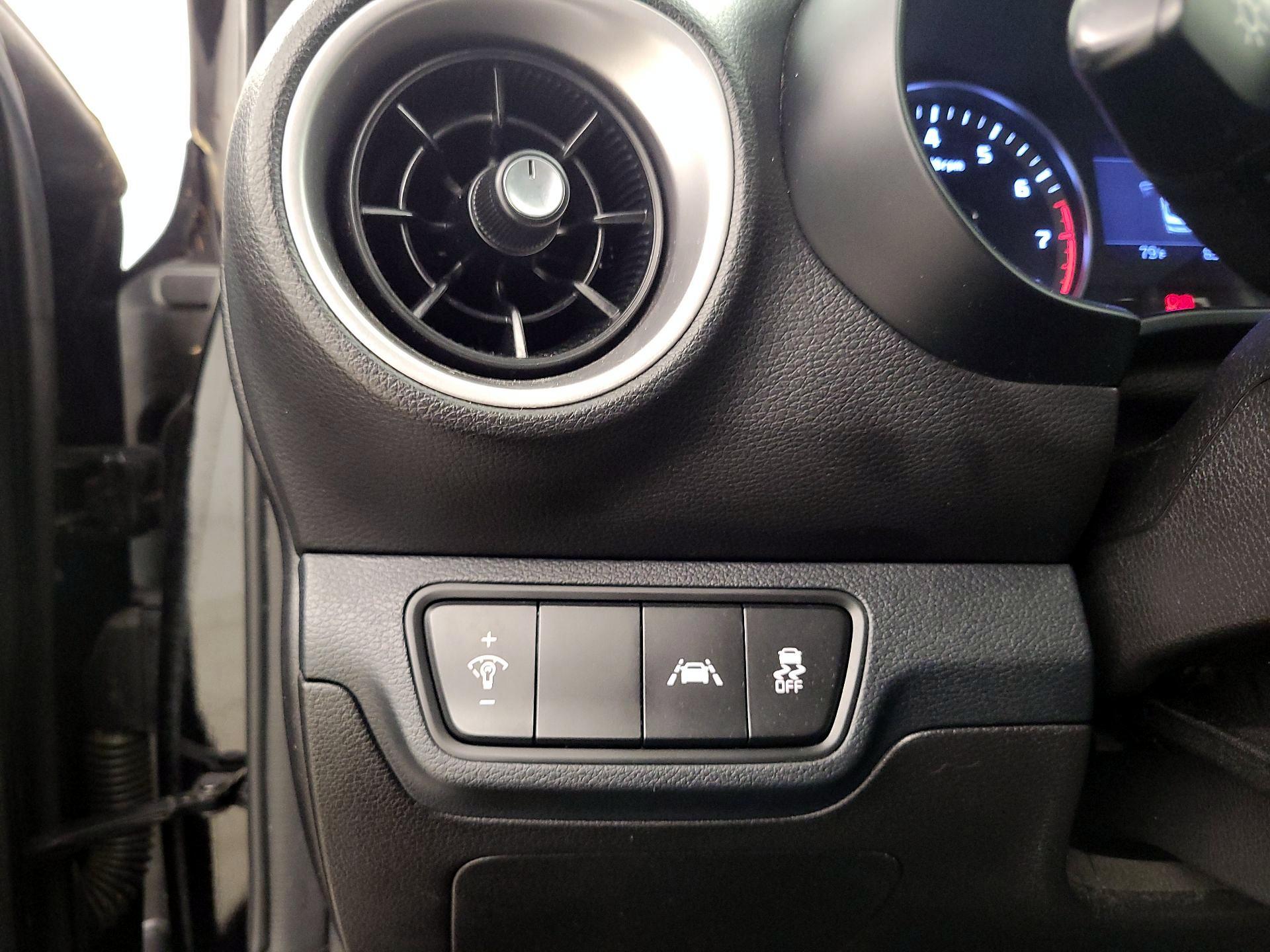 Thumbnail: 2021 Kia Forte - 13