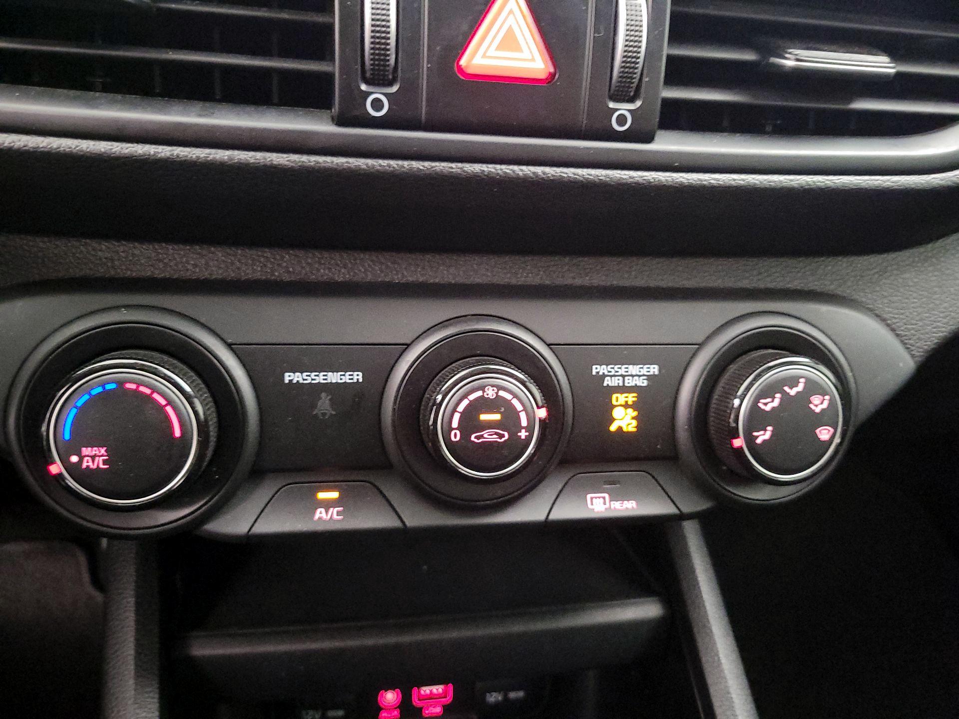 Thumbnail: 2021 Kia Forte - 16