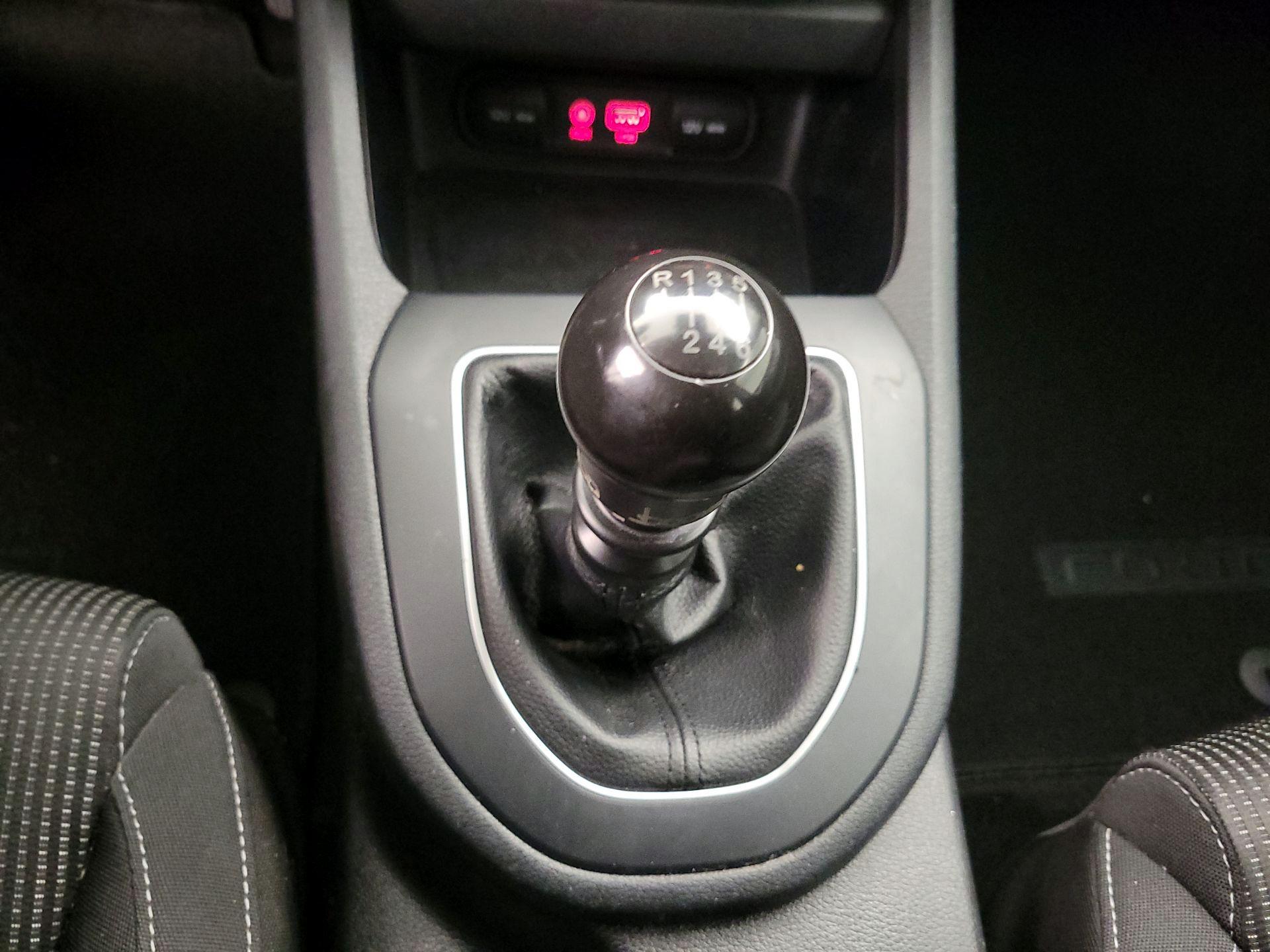 Thumbnail: 2021 Kia Forte - 17