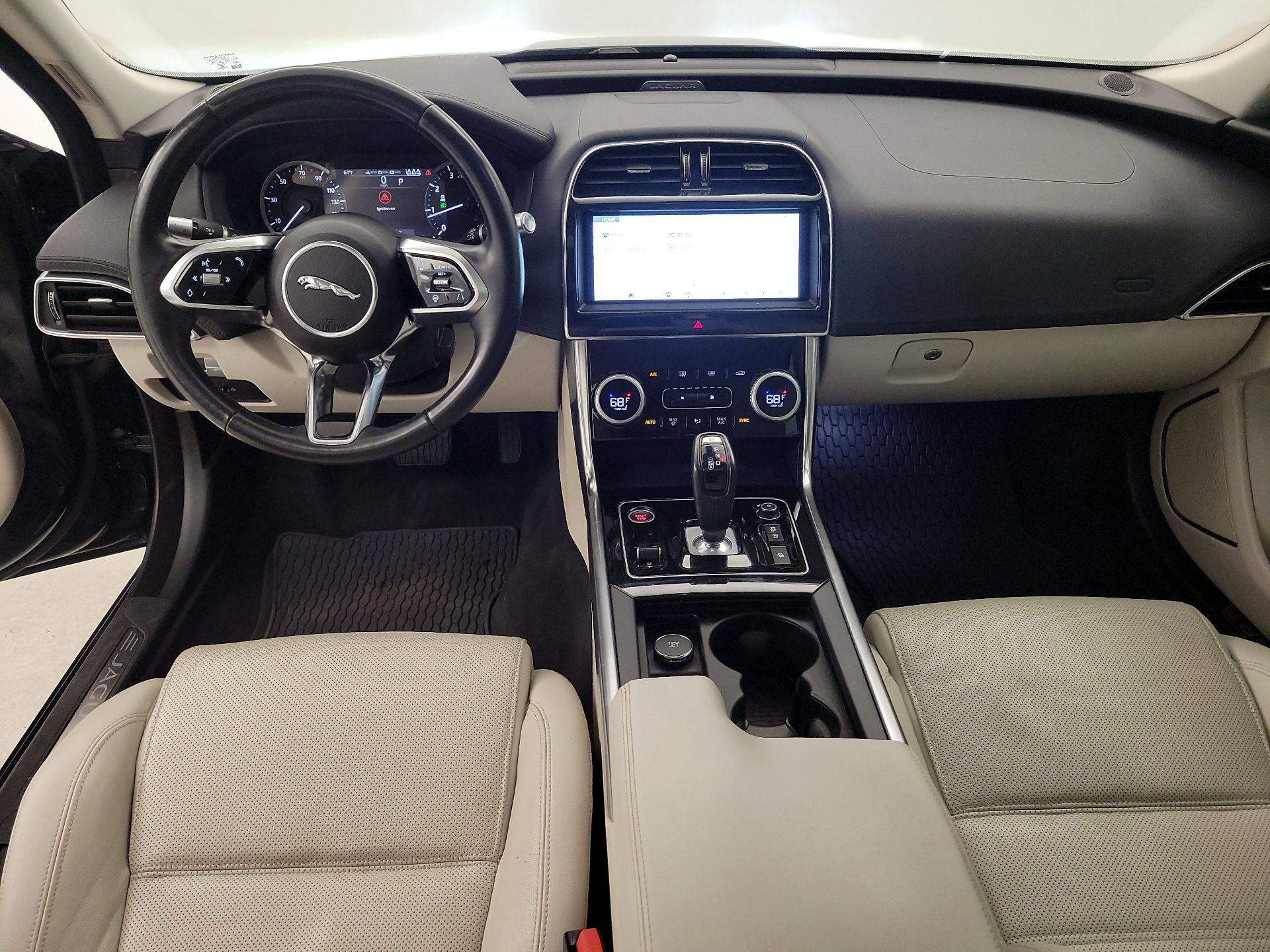 Thumbnail: 2020 Jaguar XE - 9