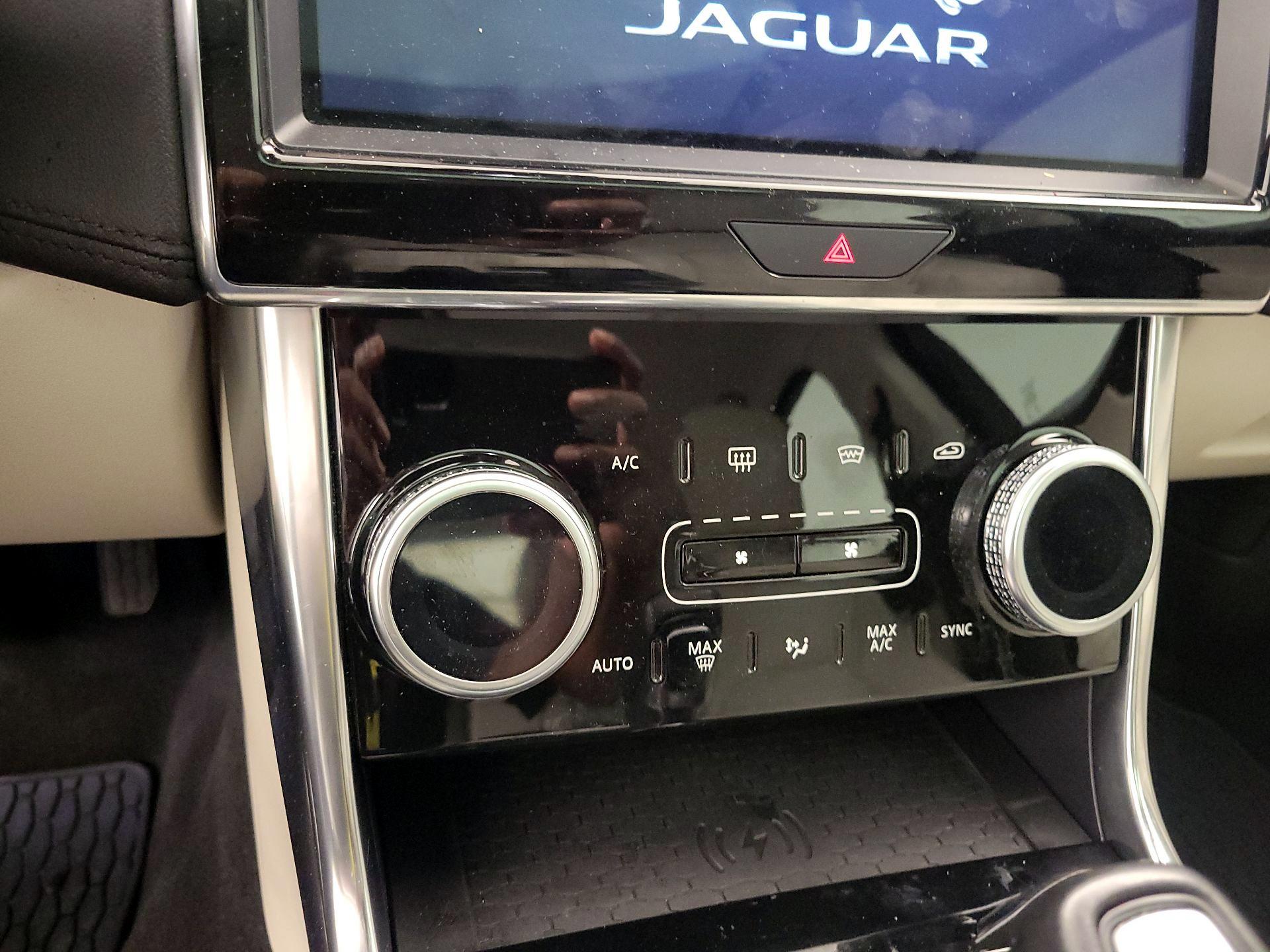 Thumbnail: 2020 Jaguar XE - 16