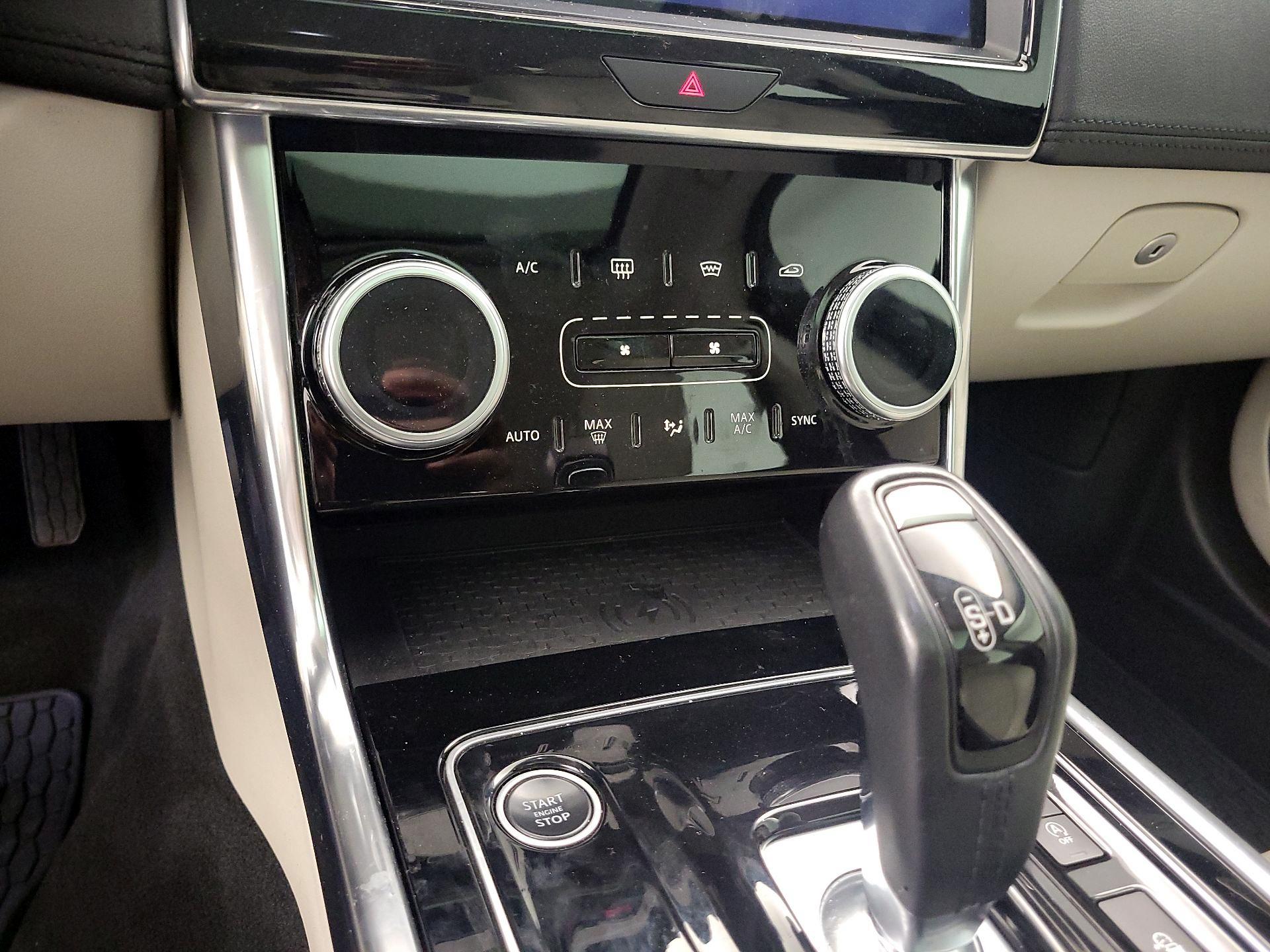 Thumbnail: 2020 Jaguar XE - 18