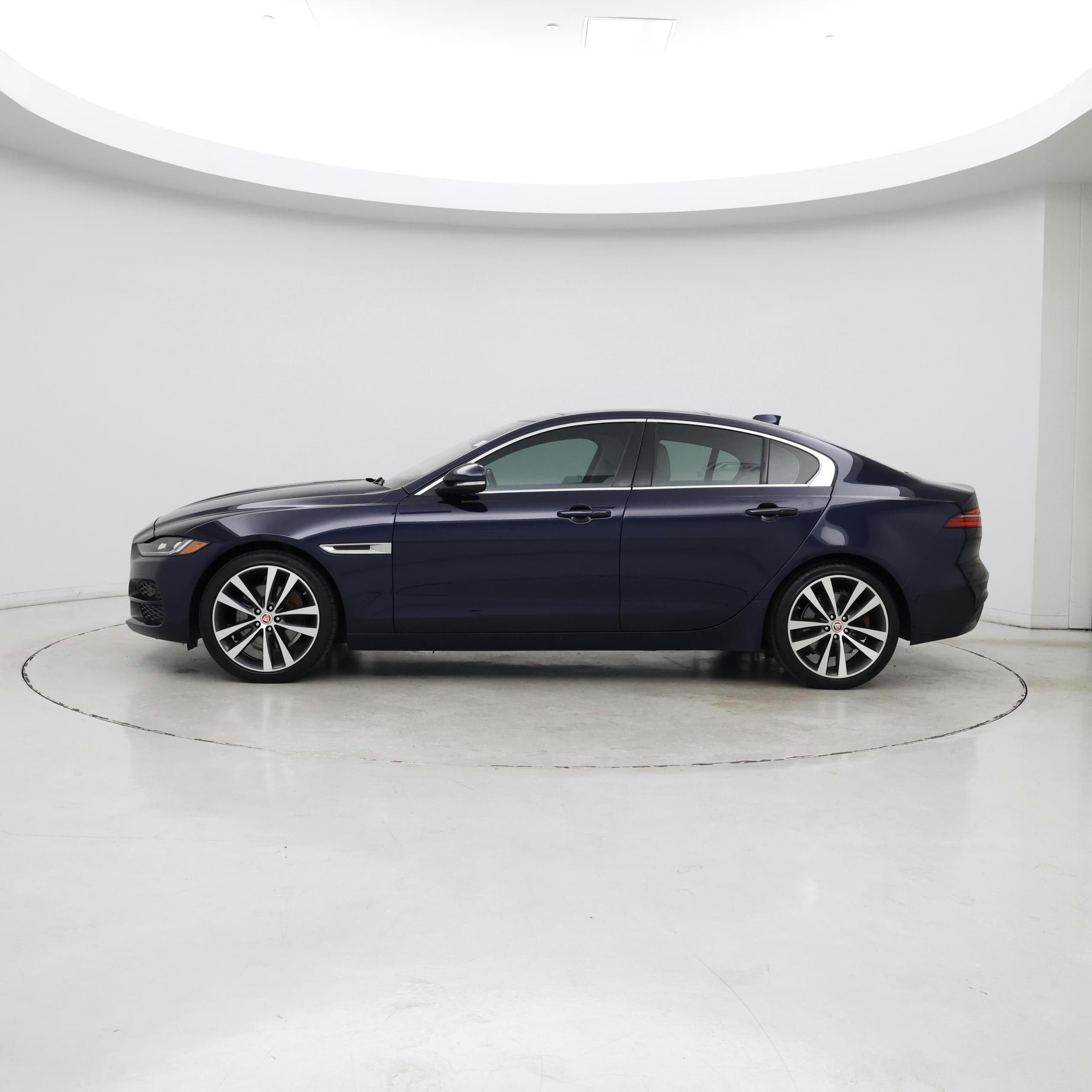 Thumbnail: 2020 Jaguar XE - 3