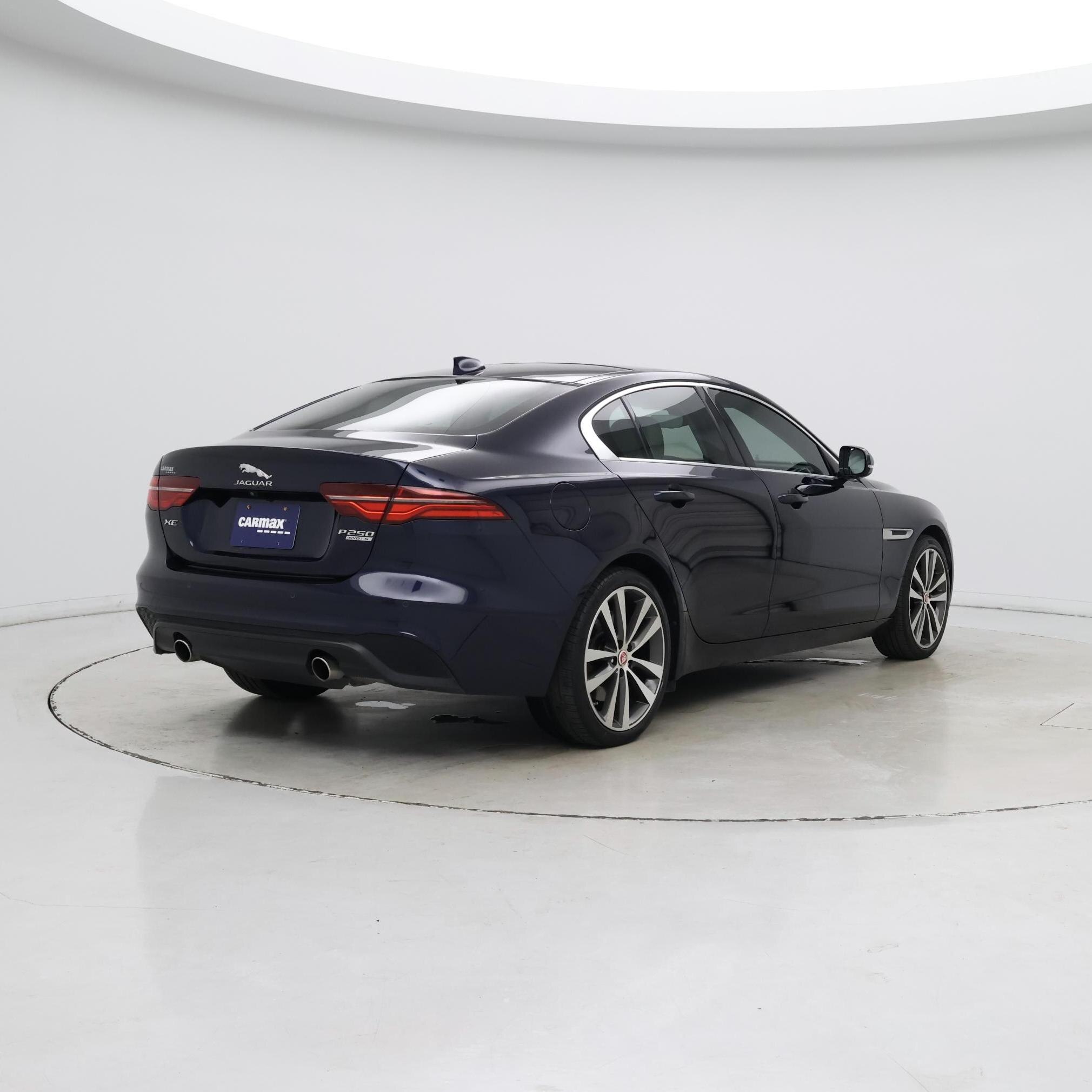 Thumbnail: 2020 Jaguar XE - 8