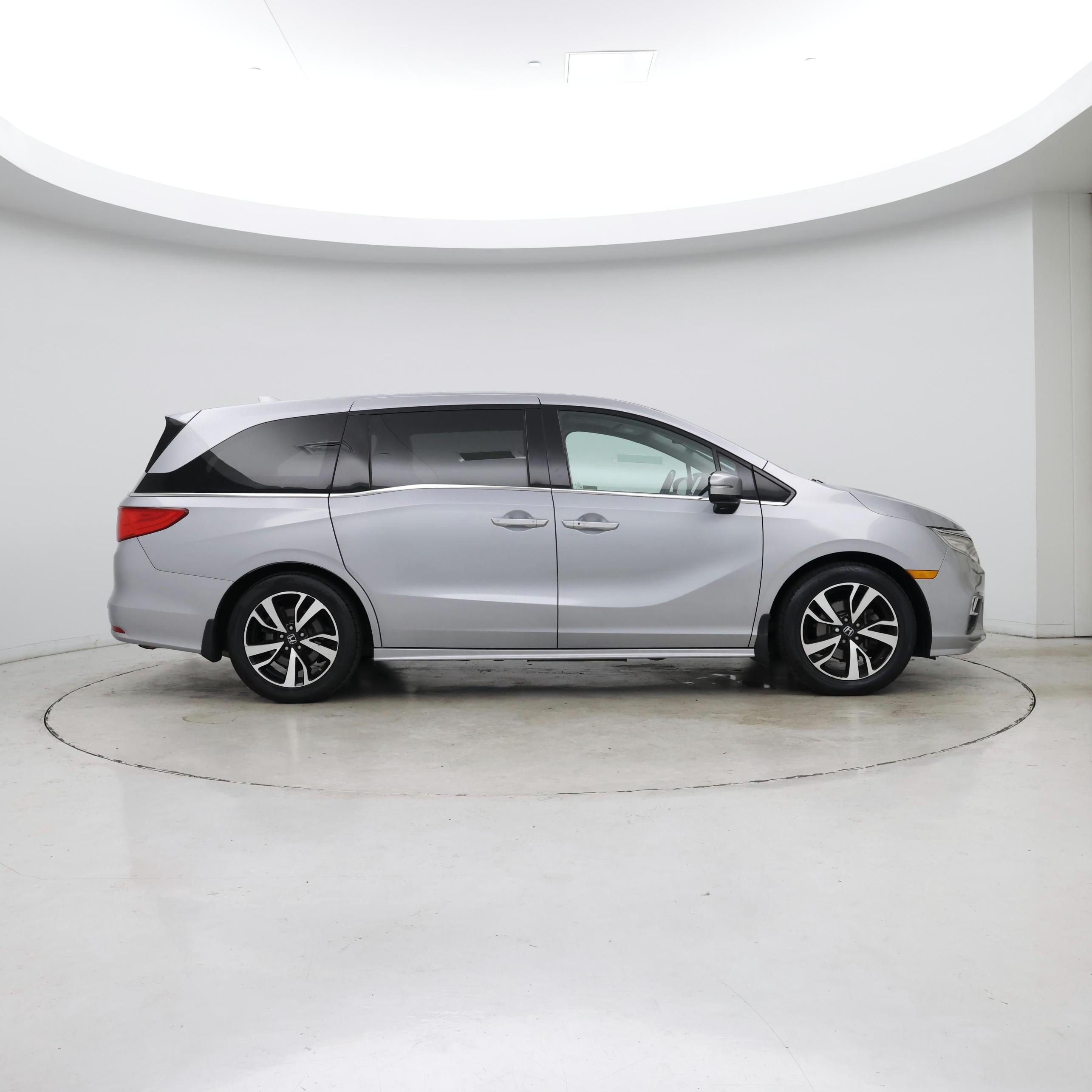 Thumbnail: 2018 Honda Odyssey - 7