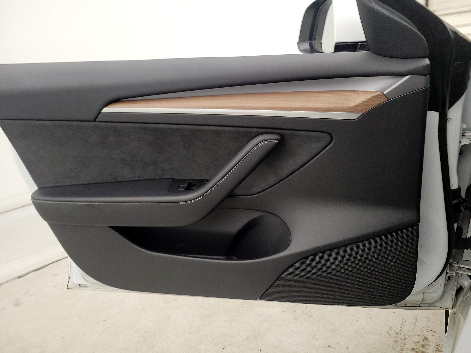 Thumbnail: 2023 Tesla Model 3 - 12