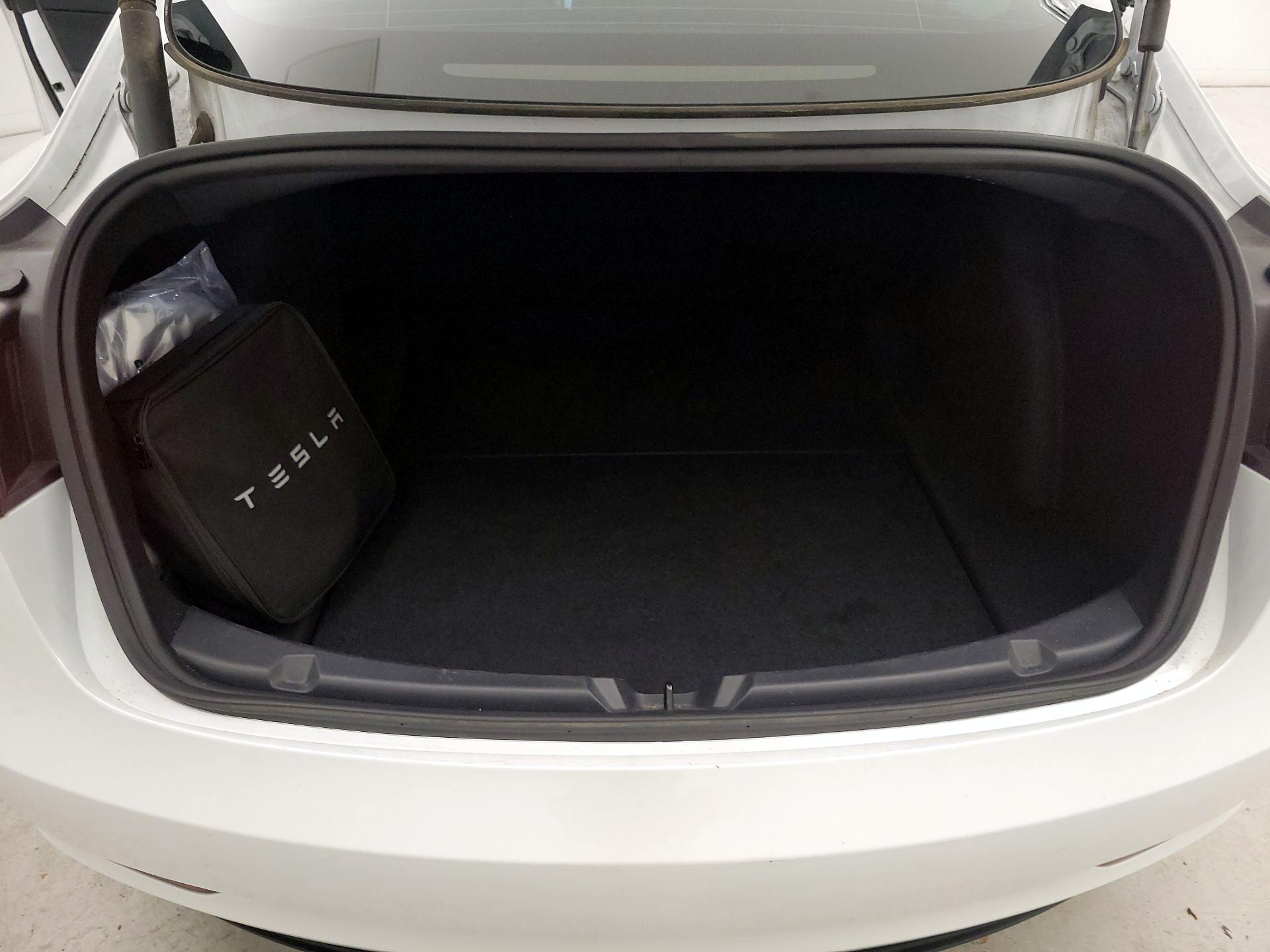 Thumbnail: 2023 Tesla Model 3 - 19