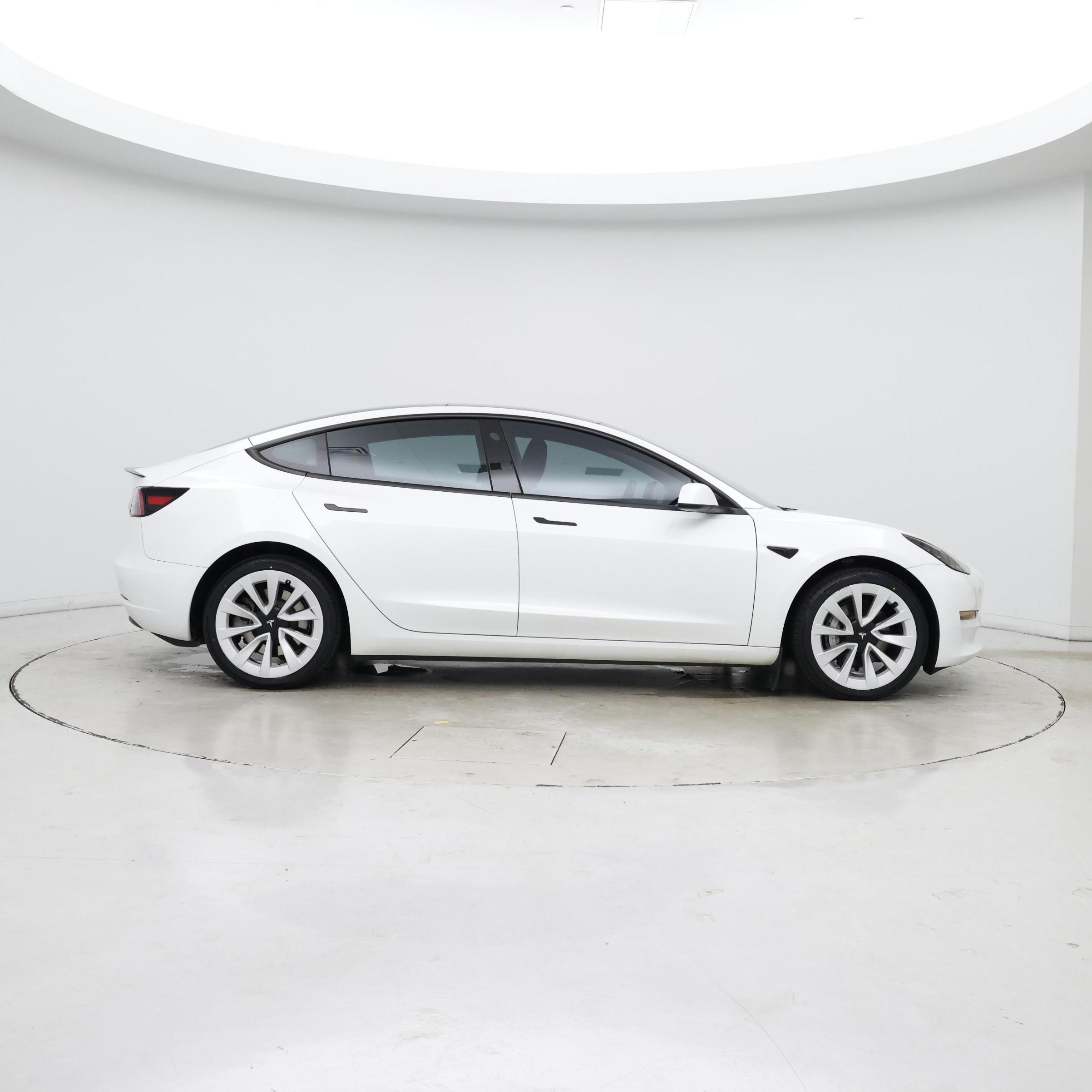 Thumbnail: 2023 Tesla Model 3 - 7