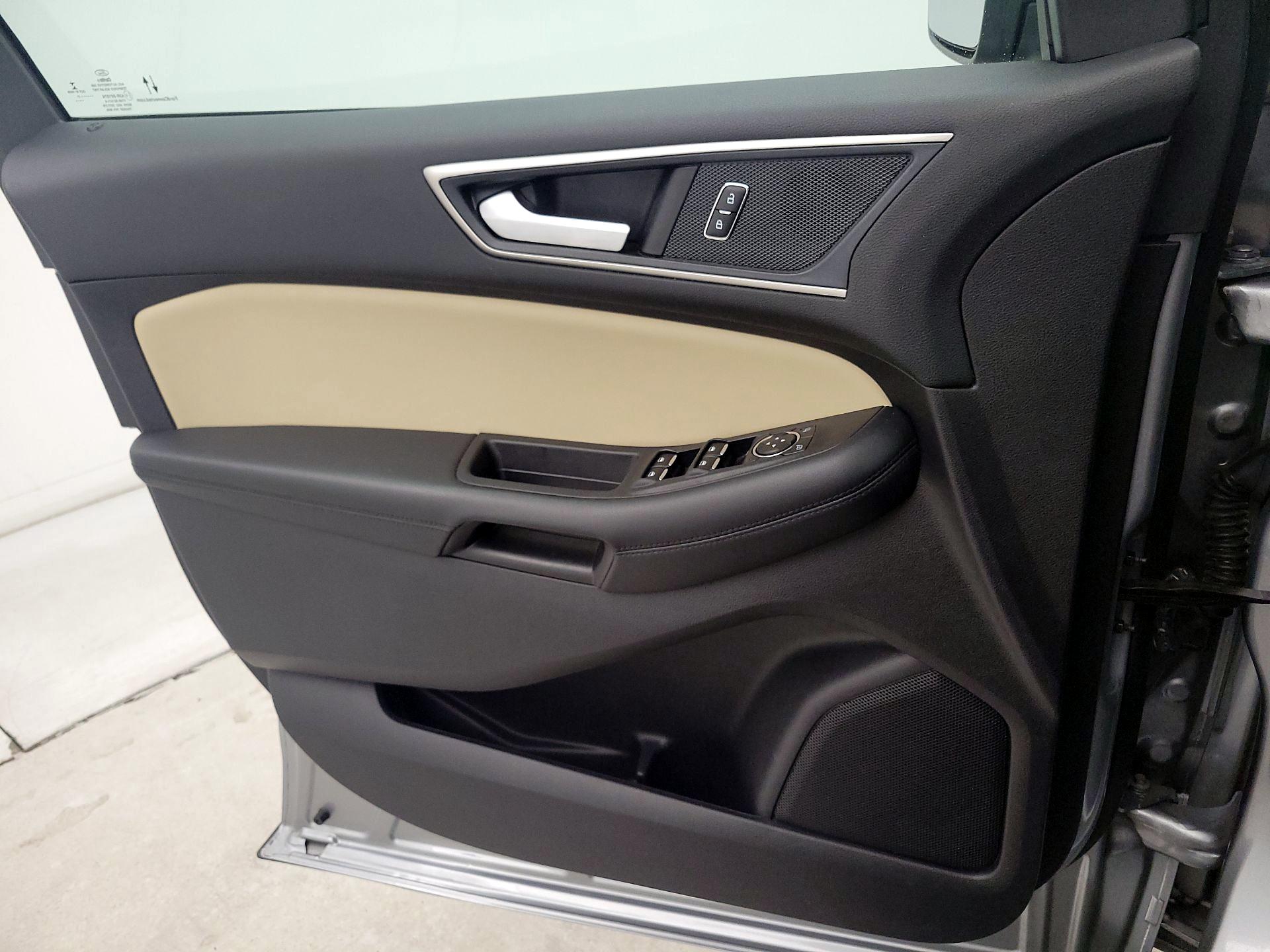 Thumbnail: 2021 Ford Edge - 12