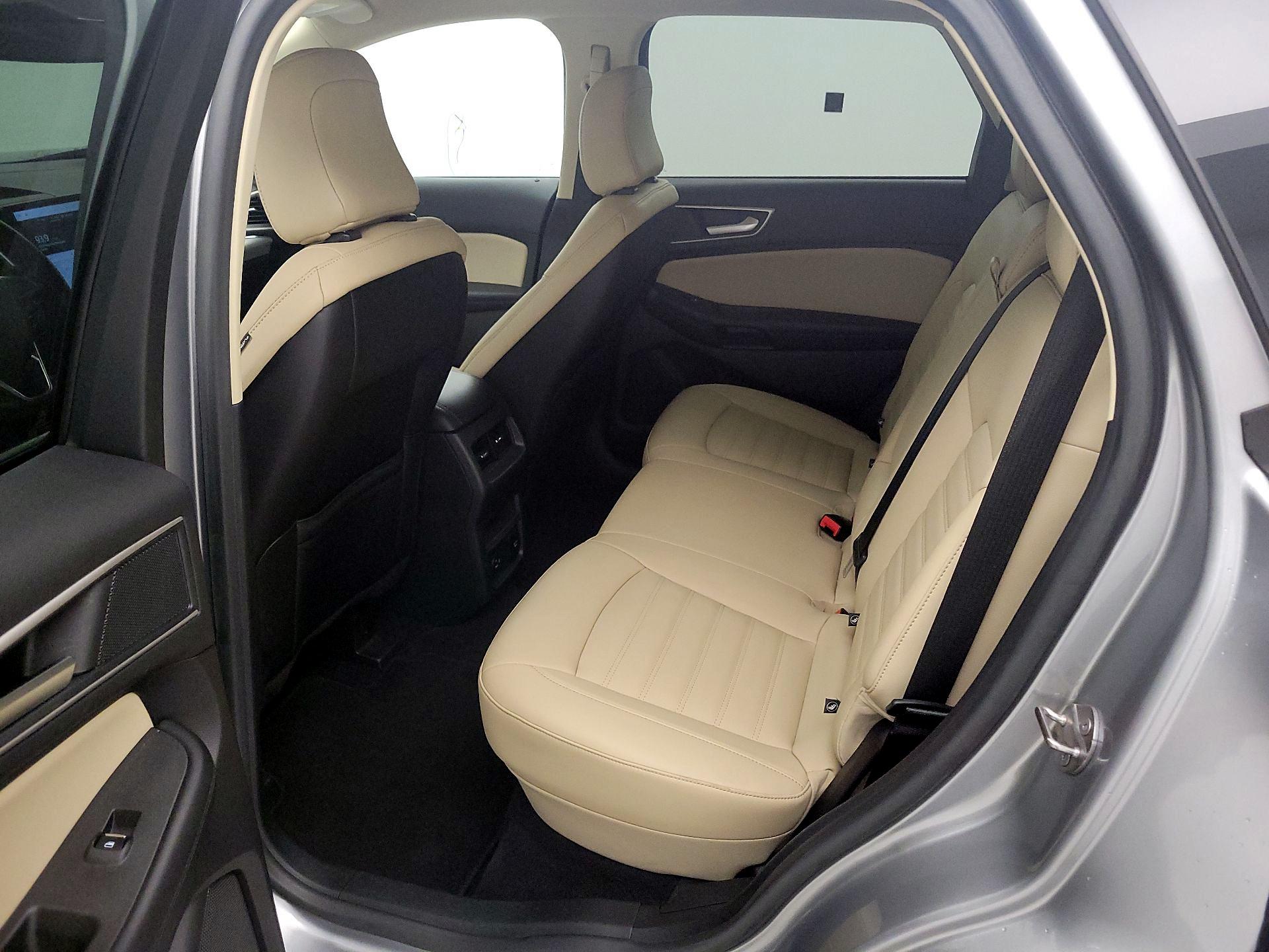 Thumbnail: 2021 Ford Edge - 19
