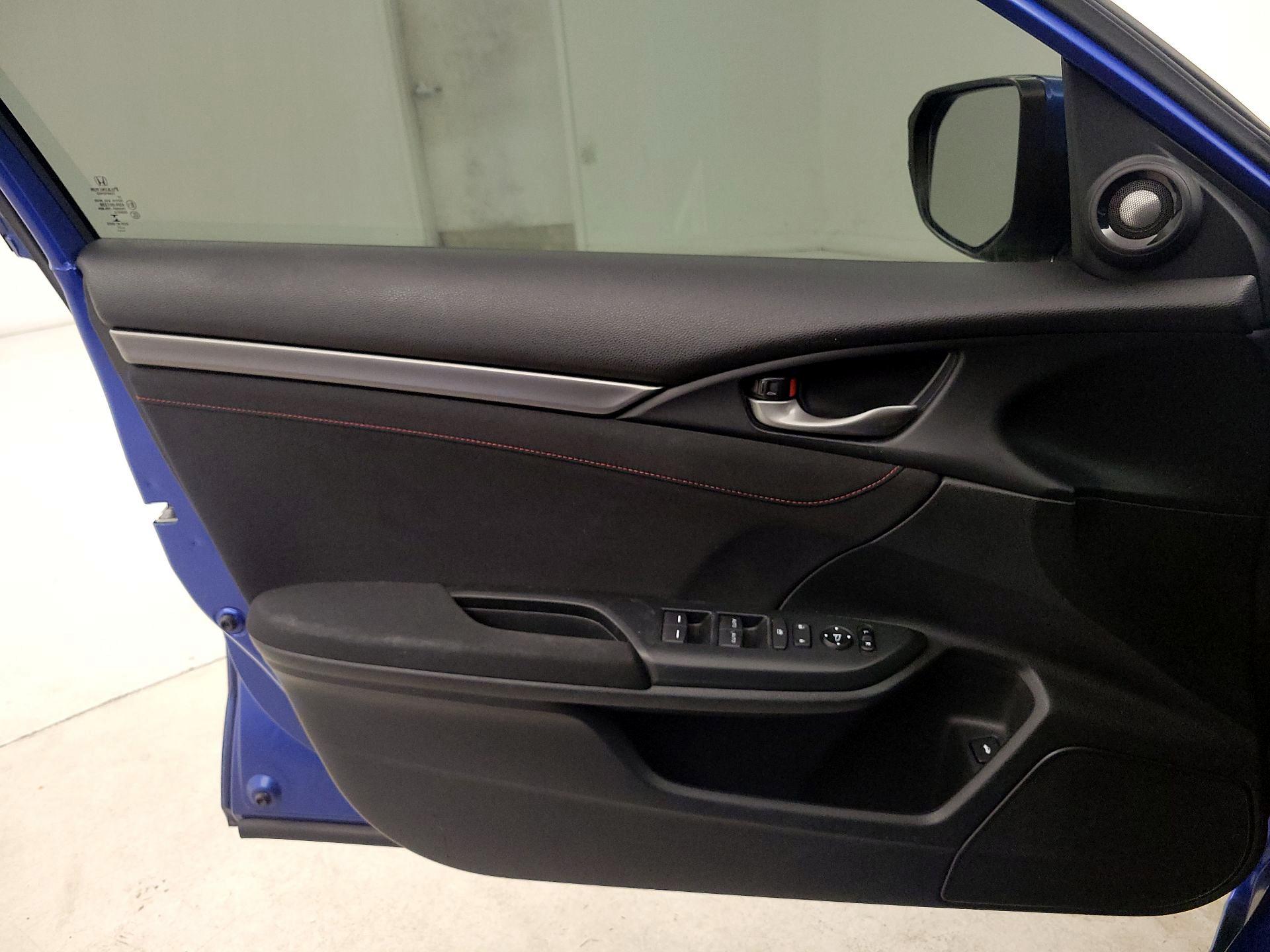 Thumbnail: 2017 Honda Civic - 12