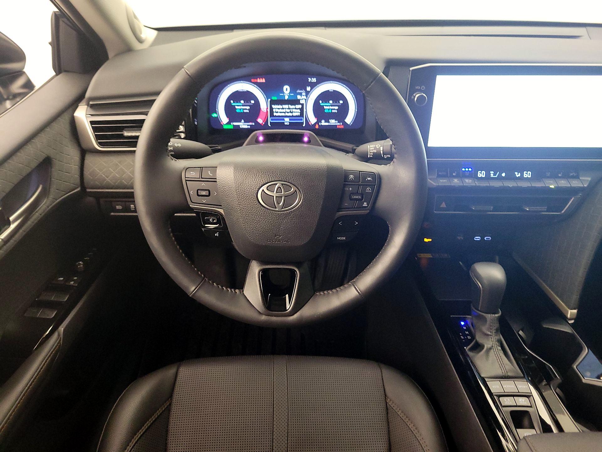 Thumbnail: 2025 Toyota Camry - 10