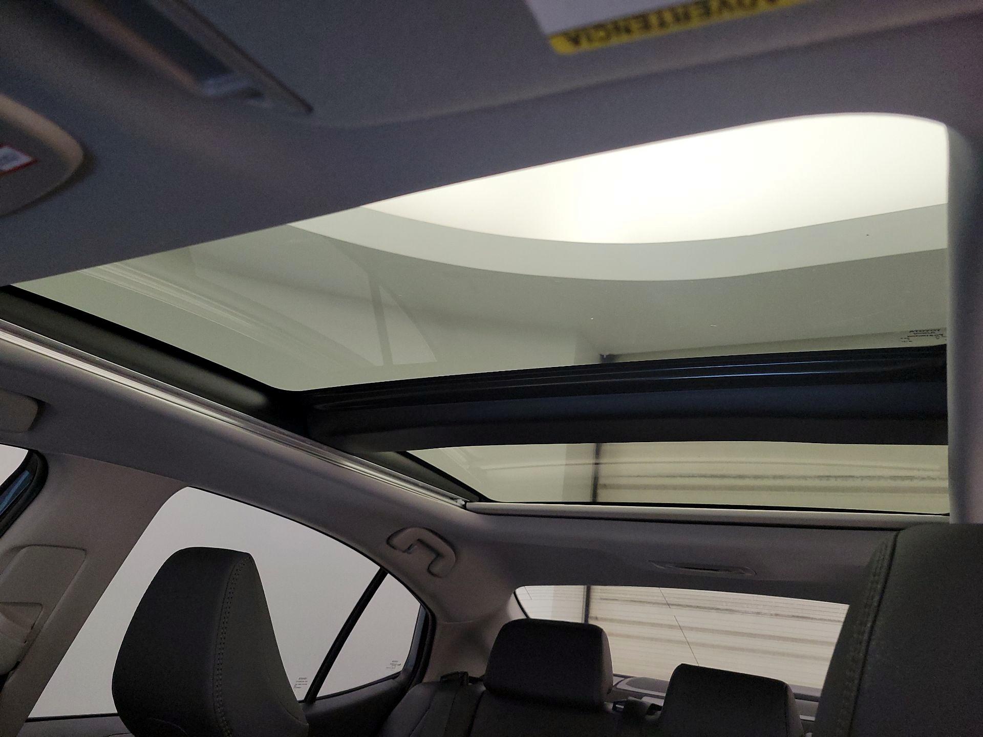 Thumbnail: 2025 Toyota Camry - 20