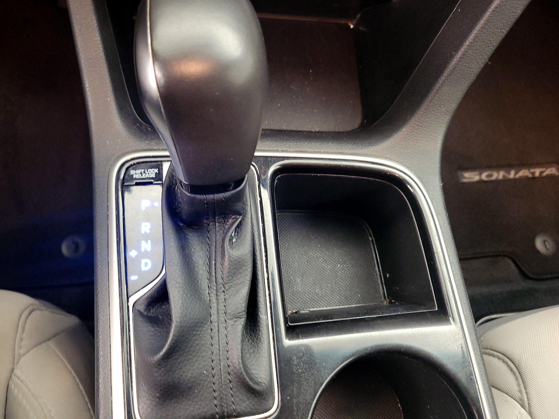 Thumbnail: 2018 Hyundai Sonata - 17