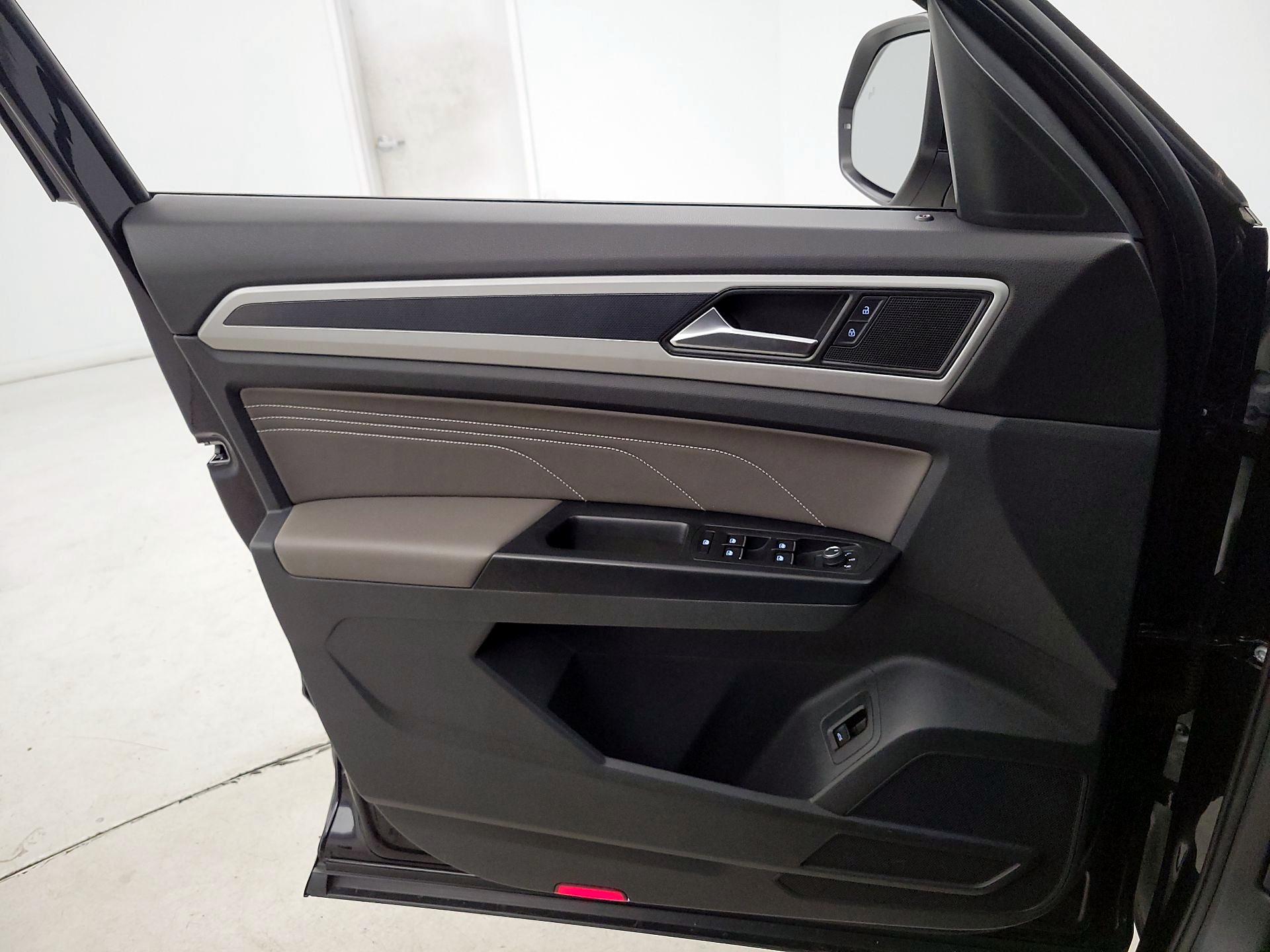 Thumbnail: 2021 Volkswagen Atlas - 12