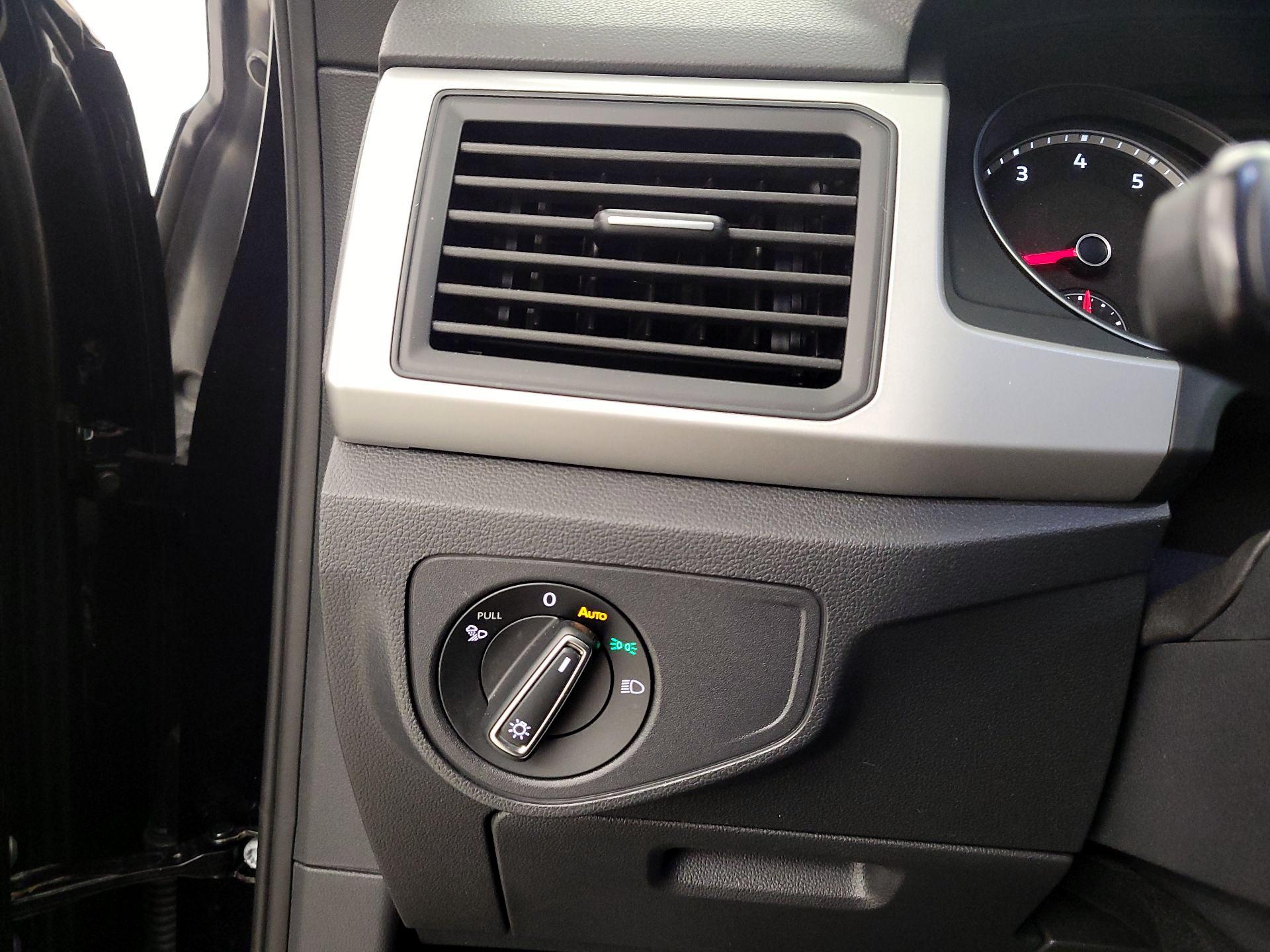 Thumbnail: 2021 Volkswagen Atlas - 13