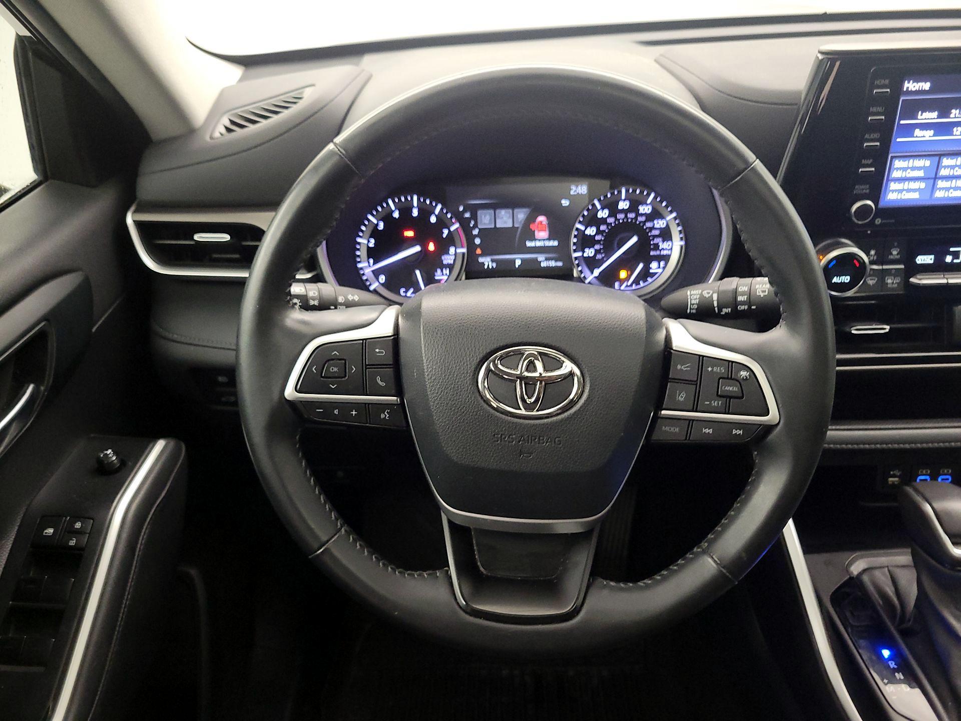 Thumbnail: 2022 Toyota Highlander - 10