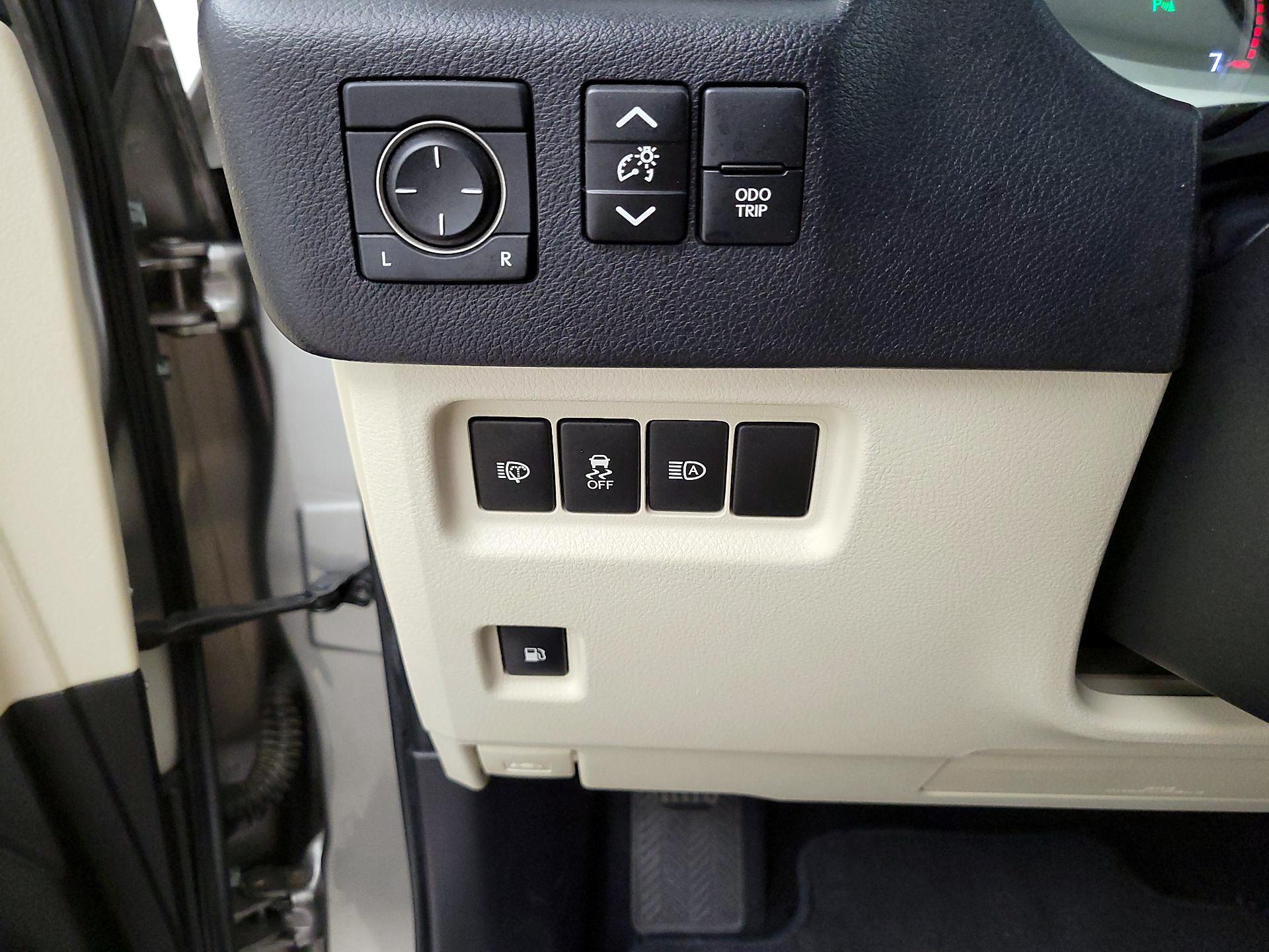 Thumbnail: 2020 Lexus GX - 13