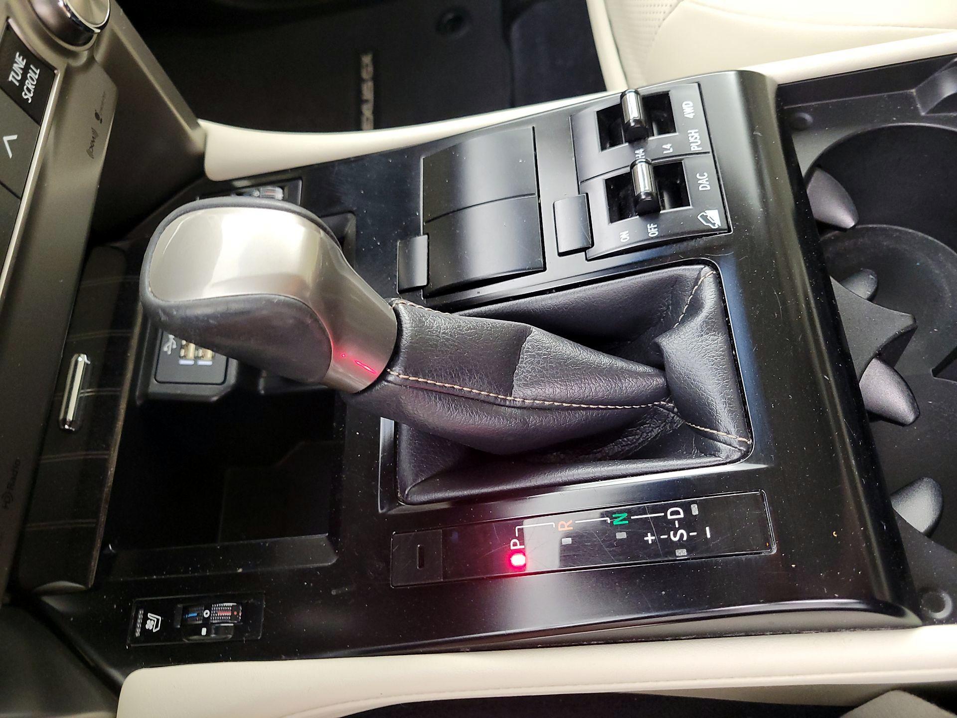 Thumbnail: 2020 Lexus GX - 17
