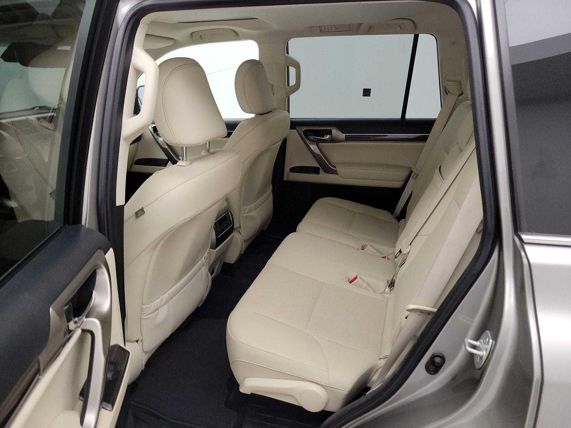 Thumbnail: 2020 Lexus GX - 20
