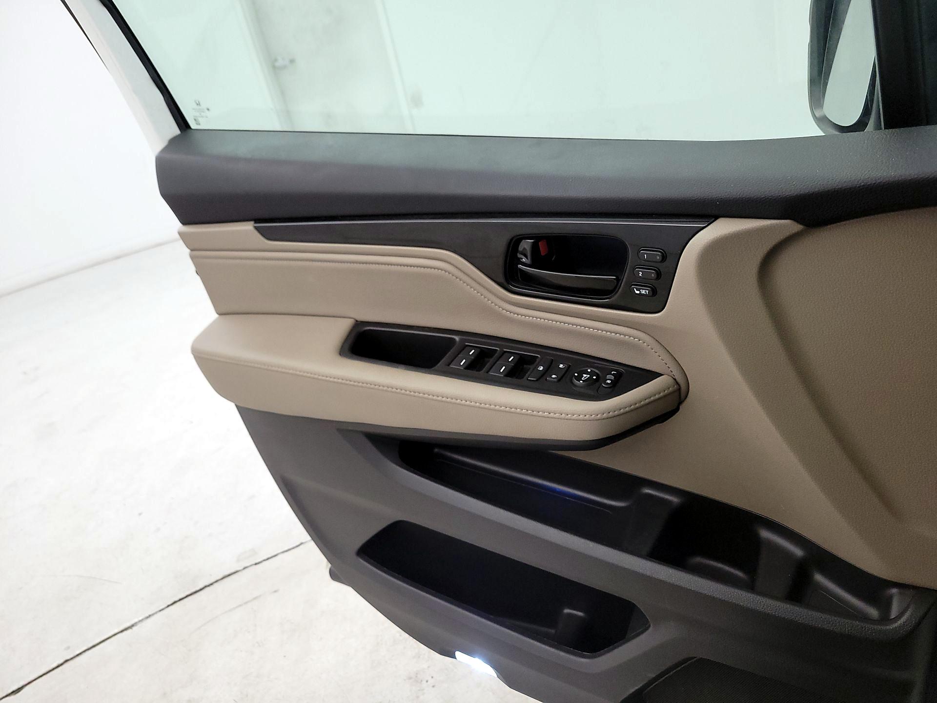 Thumbnail: 2021 Honda Odyssey - 12