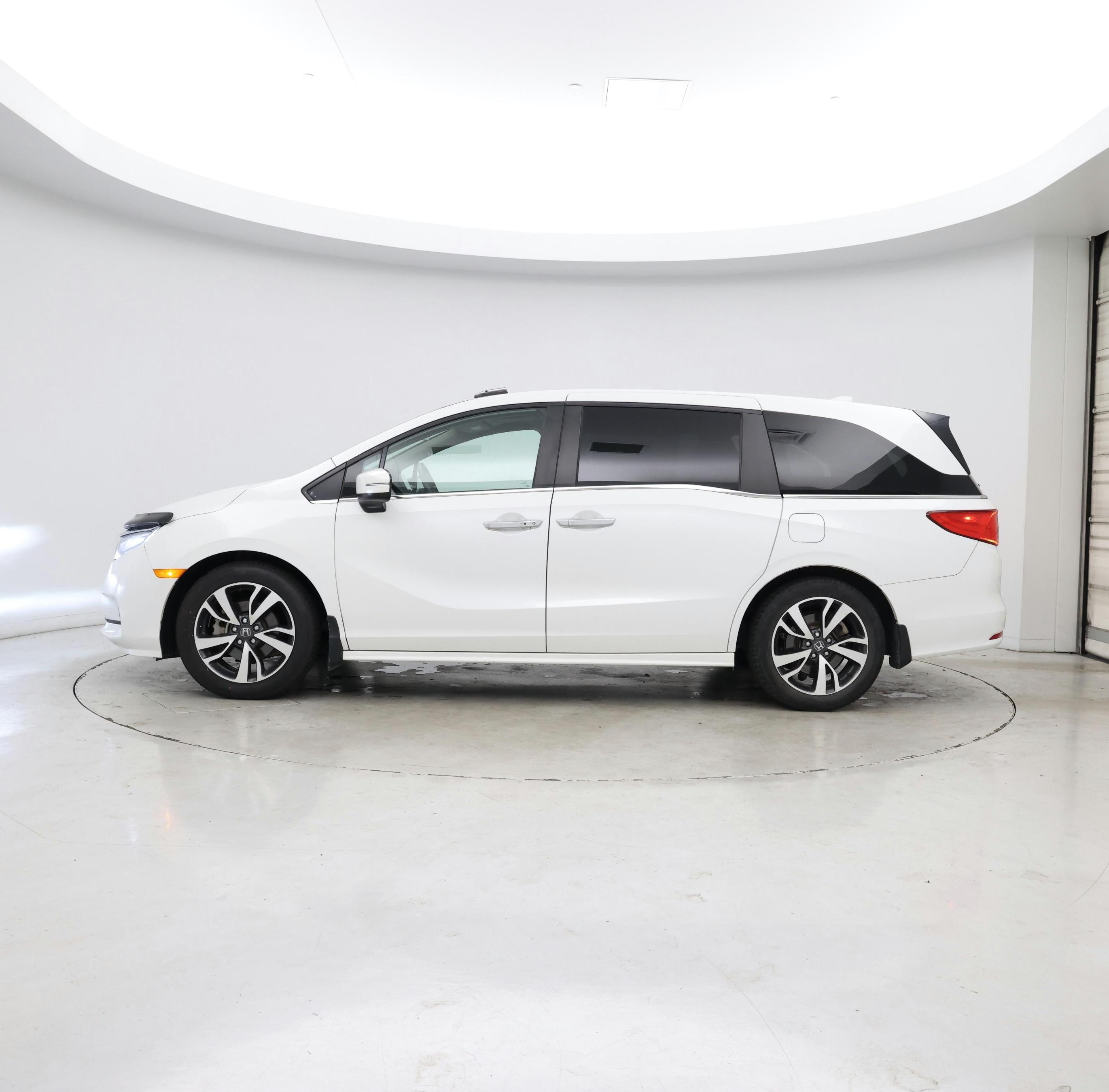 Thumbnail: 2021 Honda Odyssey - 3
