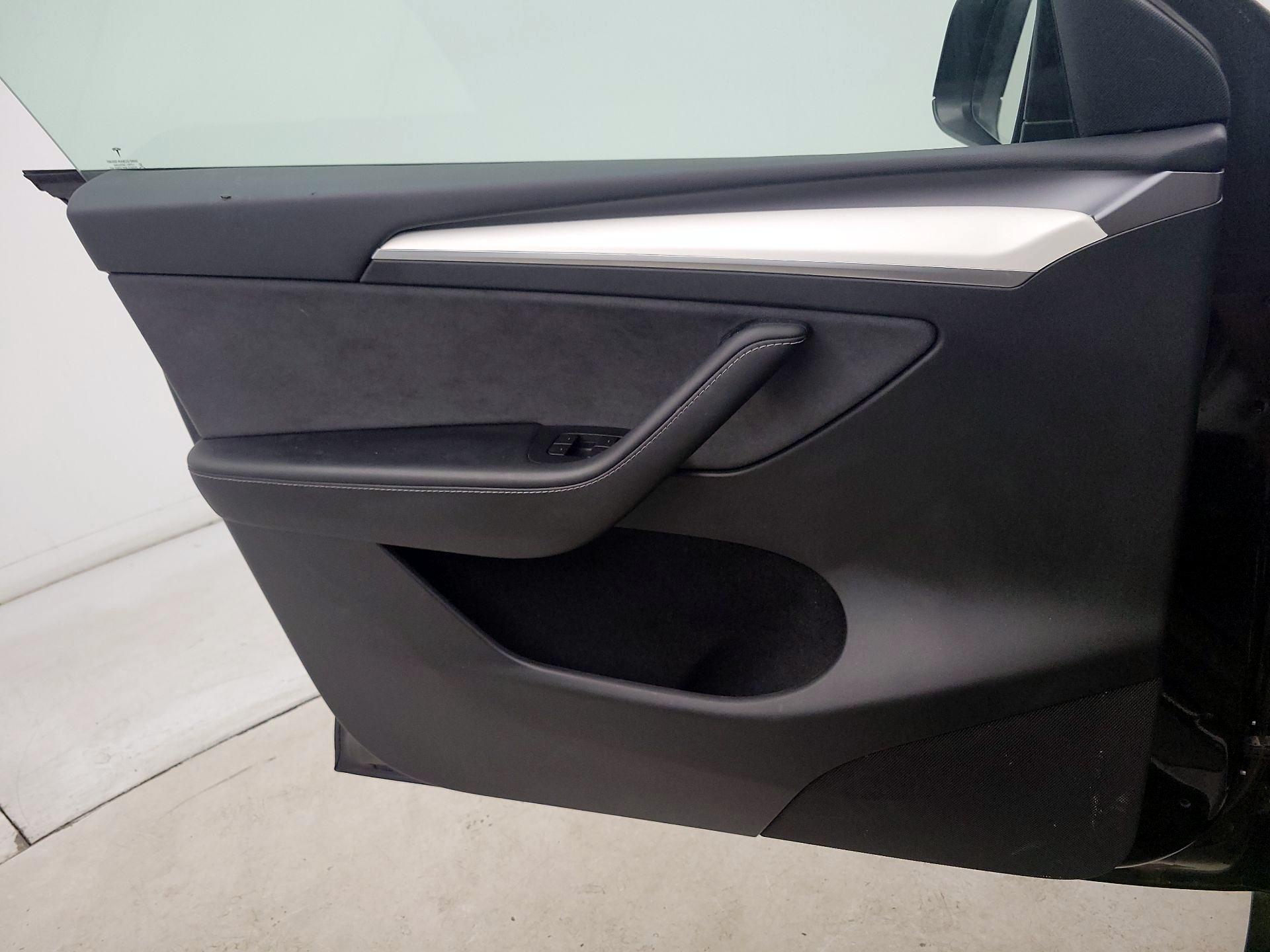 Thumbnail: 2023 Tesla Model Y - 12