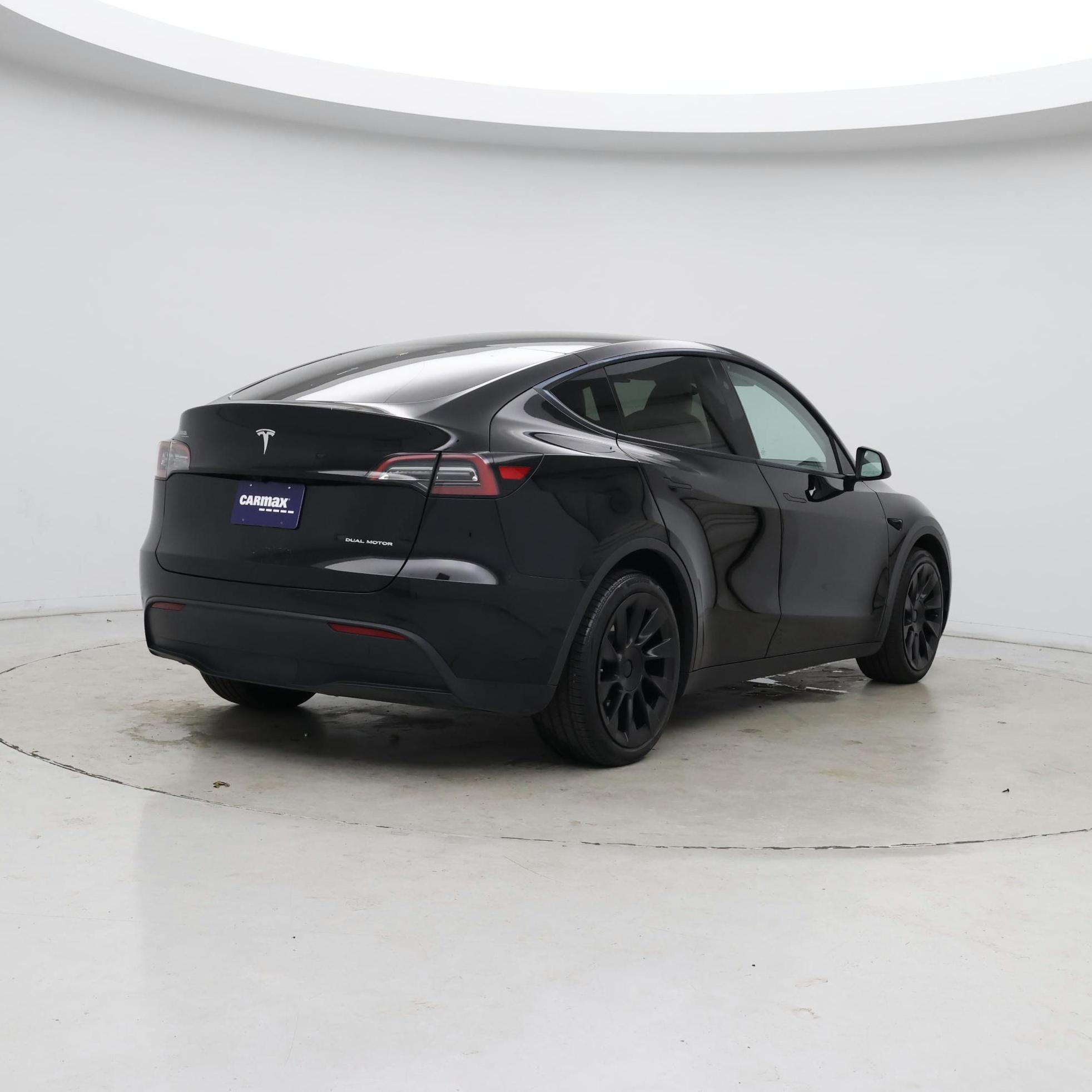 Thumbnail: 2023 Tesla Model Y - 8